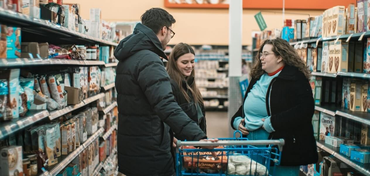 picture showing representative of gen alpha showing gen alpha shopping behavior