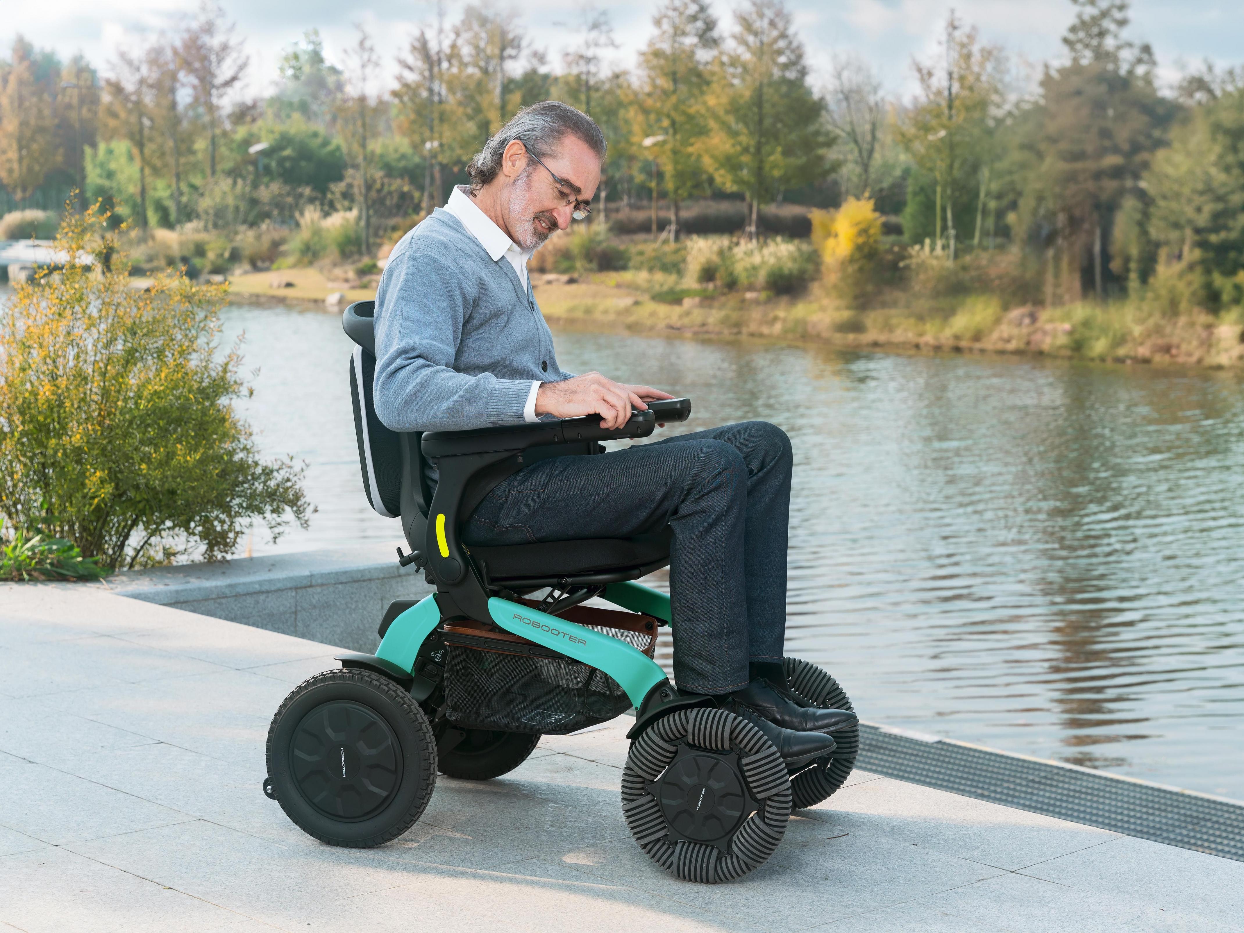 Smart Wheelchair Tech Edges Closer to Everyday Use[🤖🇺🇸]