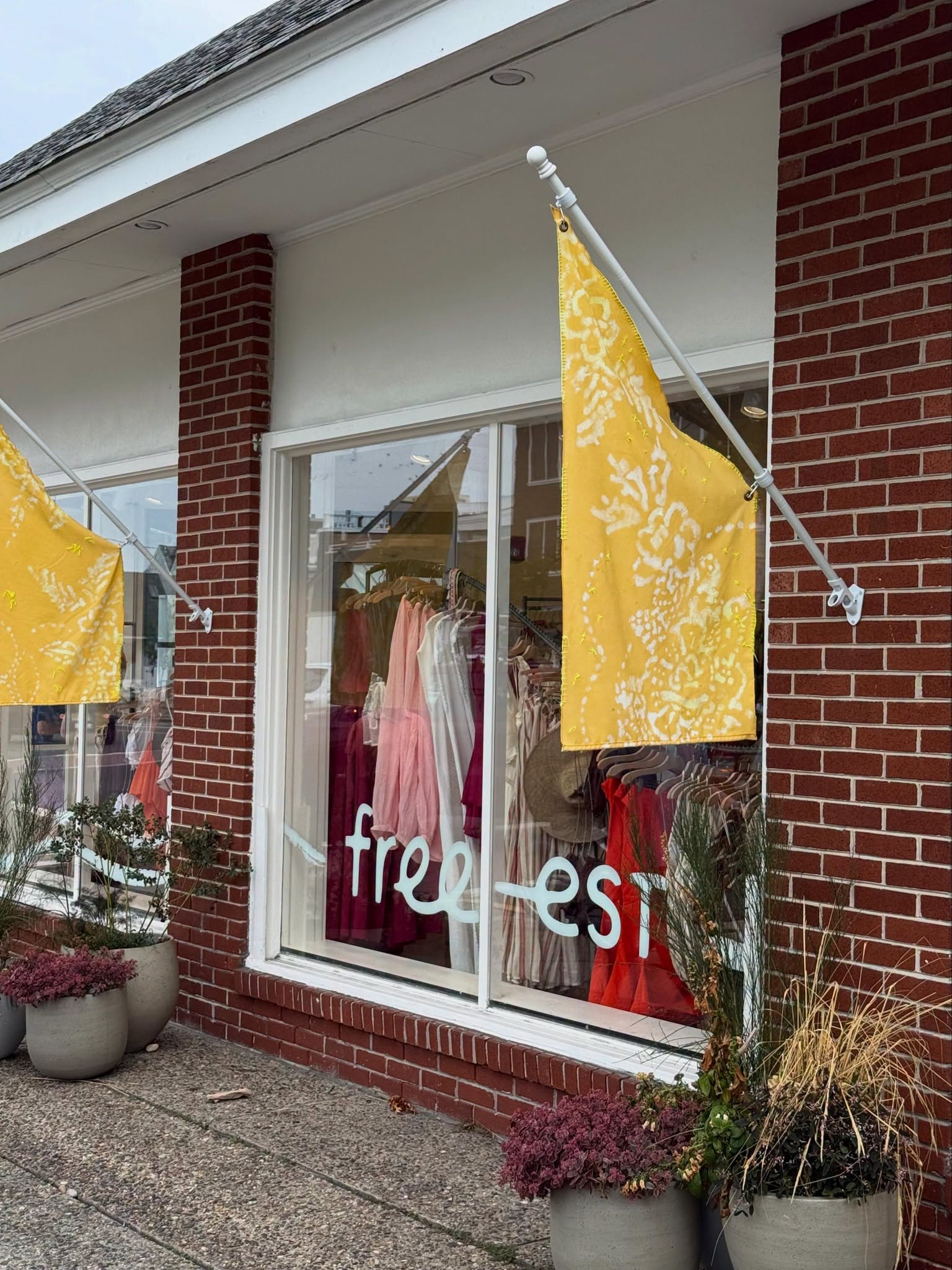 Stone Harbor has a new neighbor. Our newest free-est is officially open on the island! Make yourselves at home and shop our favo [🆕🇺🇸]