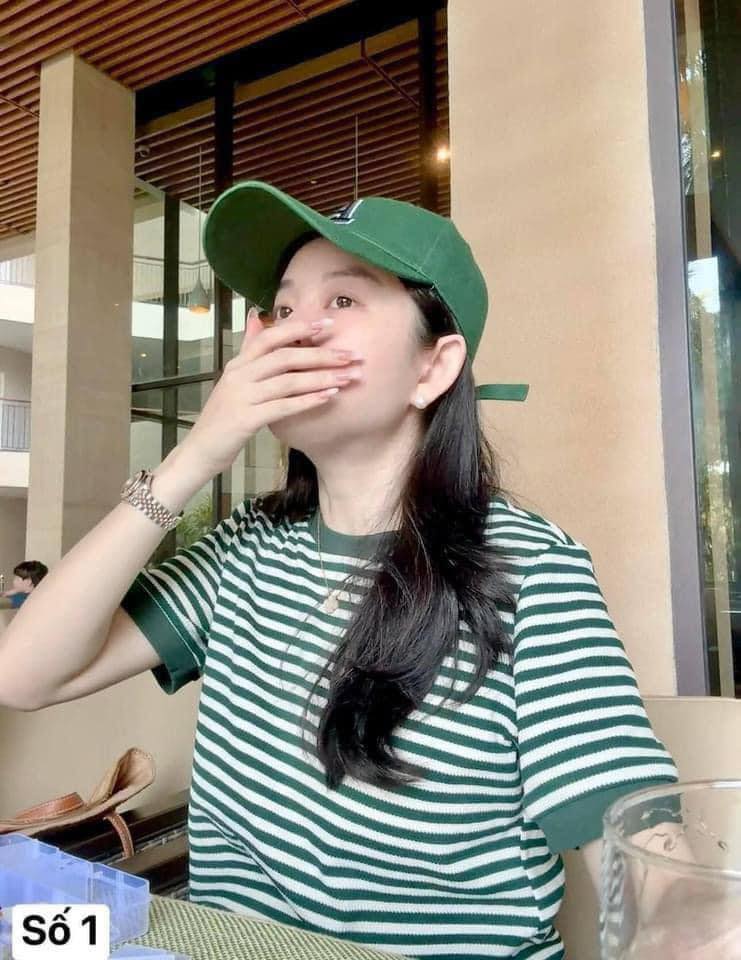 [🆕🇻🇳] Shop mẹ bé Hồng Ánh authenic 😎❤️️⭐️ Gom N lần rồi mà khách nhận hàng về vẫn hỏi, nay em gom tiếp mẫu áo siêu HOT HIT hè này
 Hàng nhận về tay rồi ưng quá CE uiii
ĐỒNG GI.Á CÁC MÀU #185K /1C V , shares-1✔️ , likes-16❤️️ , date-2024-06-09 14:44:14🇻🇳🇻🇳🇻🇳📰🆕