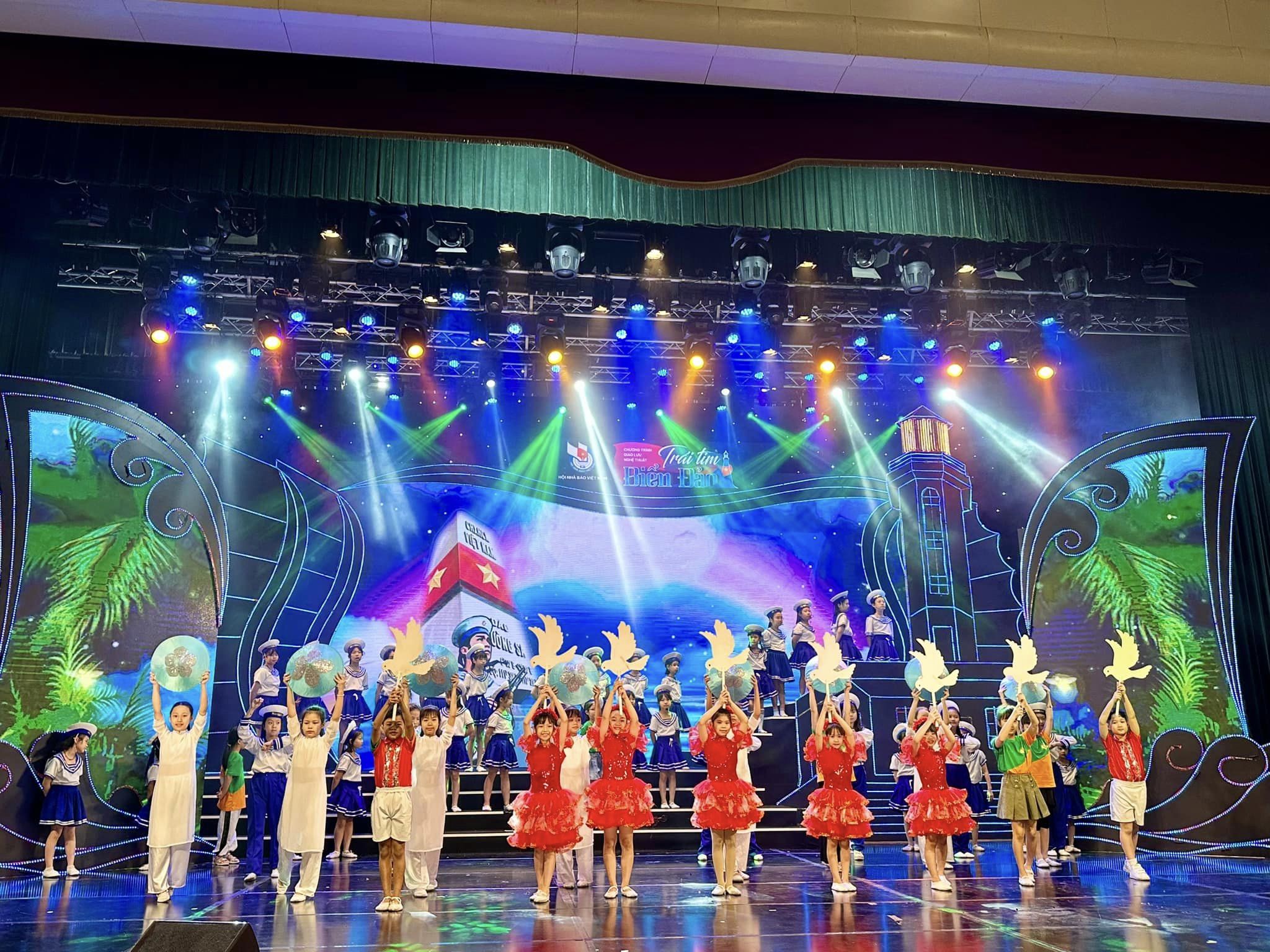 [🆕🇻🇳] Top1StarKids ⭐ ☀ ⚡ Các cô bác ơi tối nay 20h thứ 7 ngày 11/3 trên kênh VTV2: Truyền hình trực tiếp chương trình TRÁI TIM BIỂN ĐẢO. Các bé CLB Sao t , shares-0✔️ , likes-0❤️️ , date-2023-03-11 06:15:58🇻🇳🇻🇳🇻🇳📰🆕