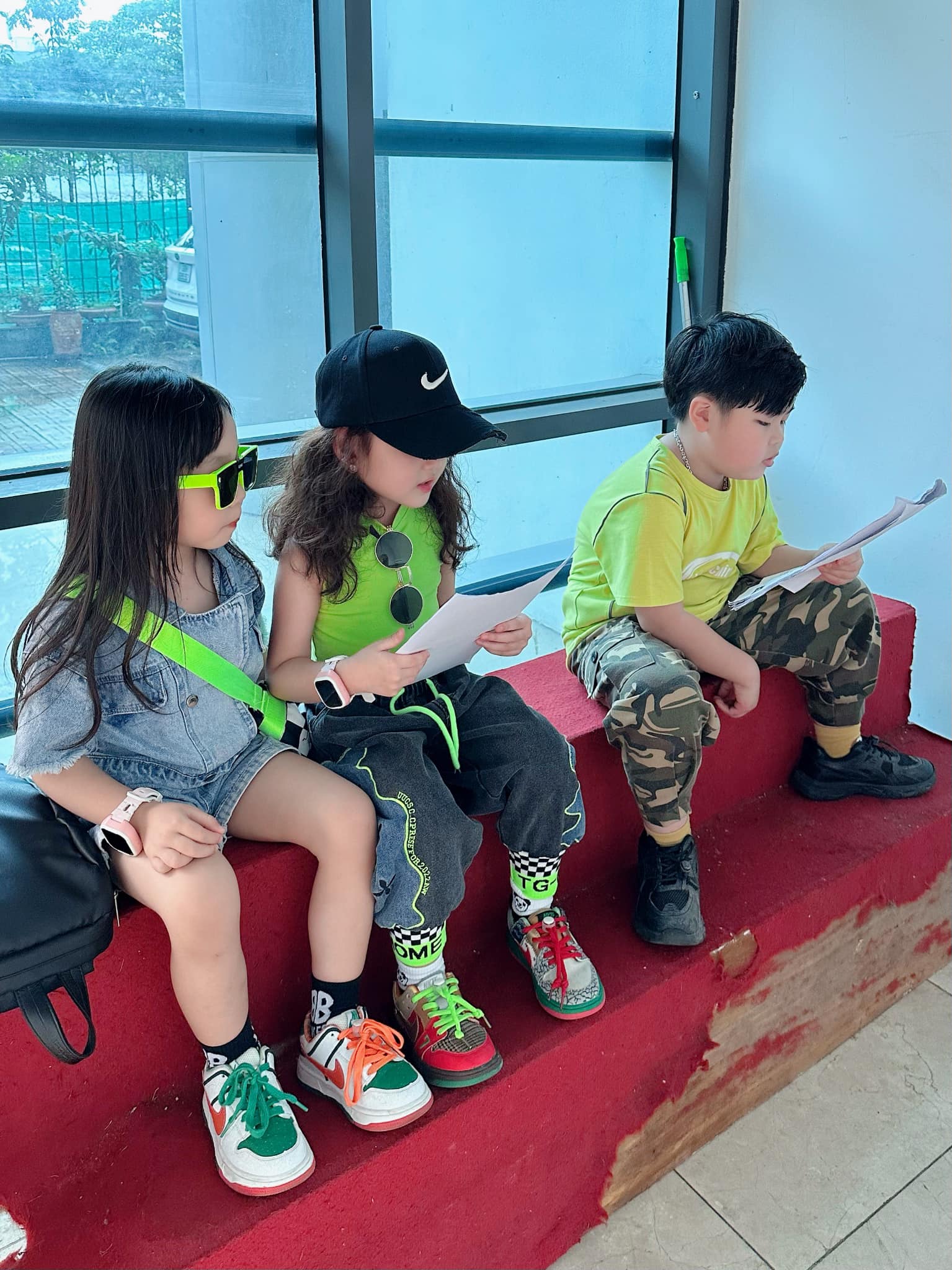 [🆕🇻🇳] Top1StarKids ⭐ ☀ ⚡ Bả chưa biết đọc mà bả cầm kịch bản “da dẻ” như đúng rồi ý  Ngày mai có trọng trách quan trọng show cô Tuệ Linh, làm cho tốt nha… , shares-0✔️ , likes-0❤️️ , date-2023-04-15 10:02:41🇻🇳🇻🇳🇻🇳📰🆕