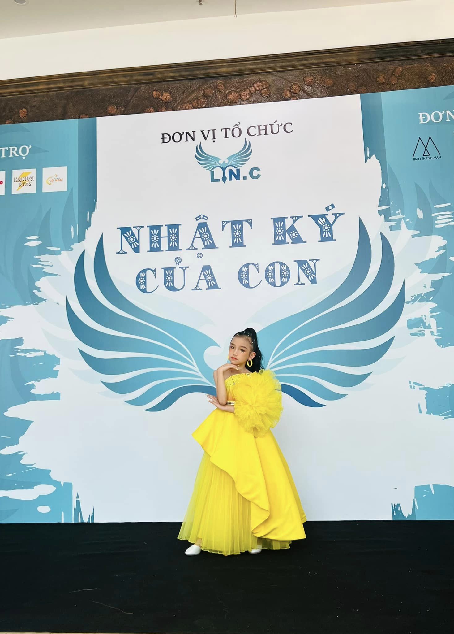 [🆕🇻🇳] Top1StarKids ⭐ ☀ ⚡ Váy vàng có làm ai bàng hoàng 
#Nhậtkýcủacon 16/4
#BTS Hoa Hướng dương -NTK Nhật Thực
 CLB Lyn C Dance
Váy vàng có làm ai bàng h… , shares-0✔️ , likes-1❤️️ , date-2023-04-16 10:29:45🇻🇳🇻🇳🇻🇳📰🆕