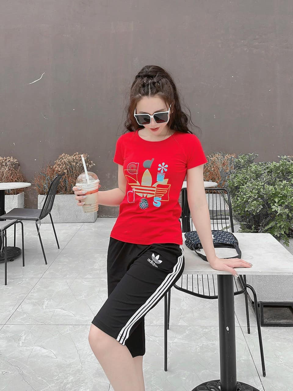 [🆕🇻🇳] Lita Outfits – Quần Áo Vnxk😎❤️️⭐️ Bộ thể thao Đ.A.S quần ngố ống suông vnxk cho nữ
220k
 Bộ đồ ads dáng áo ôm body, quần ngố ông suông khoẻ khoắn, tôn dáng lắm luôn.
 Chất liệu cotton mềm m , shares-0✔️ , likes-3❤️️ , date-2023-05-18 03:22:19🇻🇳🇻🇳🇻🇳📰🆕