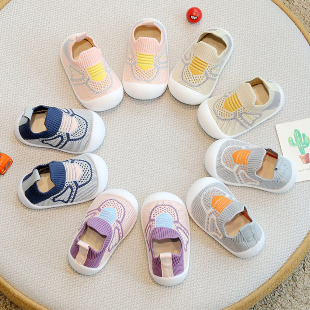 [🆕🇻🇳]  MiMi Kids – Thời Trang Cho Bé Yêu Của Bạn 😎❤️️⭐️ GIÀY CHỐNG TRƯỢT ĐẾ MỀM TẬP ĐI CHO BÉ YÊU 
 Thoáng mát, thoải mái hơn hẳn những loại giày thông thường
 Em có đủ size cho bé dưới 3 tuổi ạ
 , shares-0✔️ , likes-9❤️️ , date-2023-10-14 08:26:53🇻🇳🇻🇳🇻🇳📰🆕