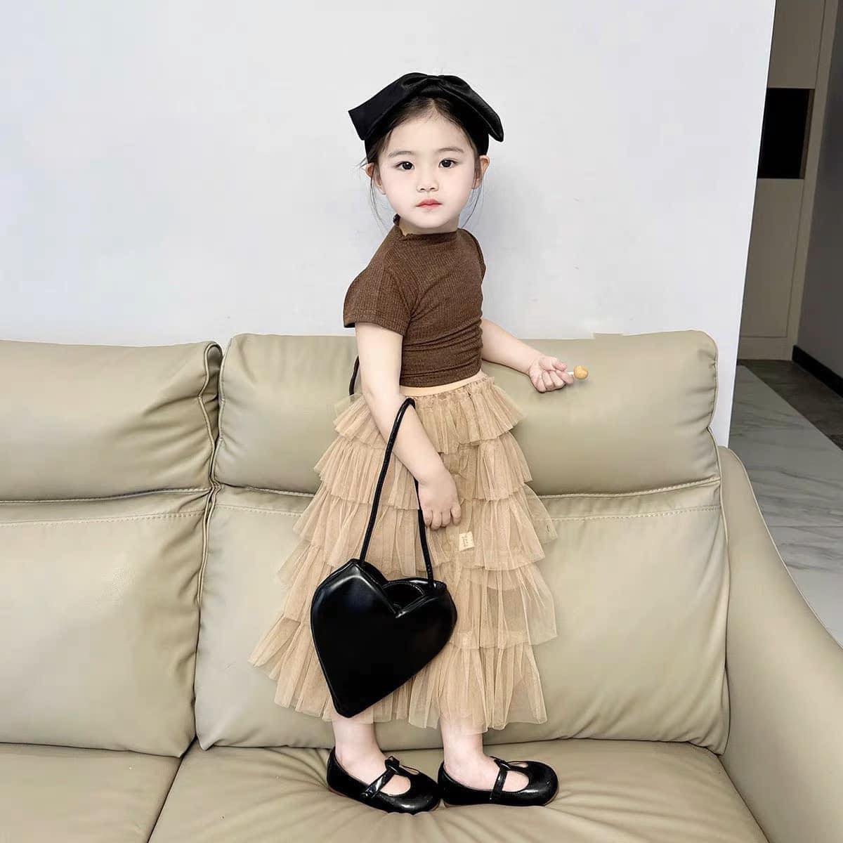 [🆕🇻🇳]  Suri baby kids – Thời trang cho bé thiết kế, hàng QC Cao Cấp 😎❤️️⭐️ HÀNG HOT VỀ THÊM CÁC MẸ ƠI!!! QUÁ ĐẸP MÀ RẺ Ạ!
 Tết diện bao xinh ạ
 Đủ size 8-35kg nha
 Nhận hàng kiểm tra thoải mái nha
 , shares-5✔️ , likes-383❤️️ , date-2023-12-26 13:33:56🇻🇳🇻🇳🇻🇳📰🆕