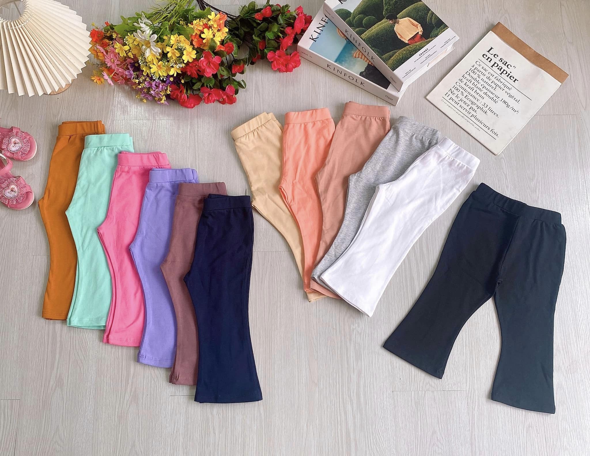 [🆕🇻🇳]  HPT KIDS STORE – Quần Áo trẻ em tận xưởng..Chuyên Sỉ lẽ Số lượng 😎❤️️⭐️  Bảng màu quần loe , toàn màu hot bé mặc lên form rất xinh luôn nhé ạ
 size 1-20; 10-40kg
 Chất cotton 4c , lưng bản, đường may kỹ bao bỏ Shop 
 Khách sỉ c , shares-1✔️ , likes-5❤️️ , date-2024-01-09 07:27:49🇻🇳🇻🇳🇻🇳📰🆕