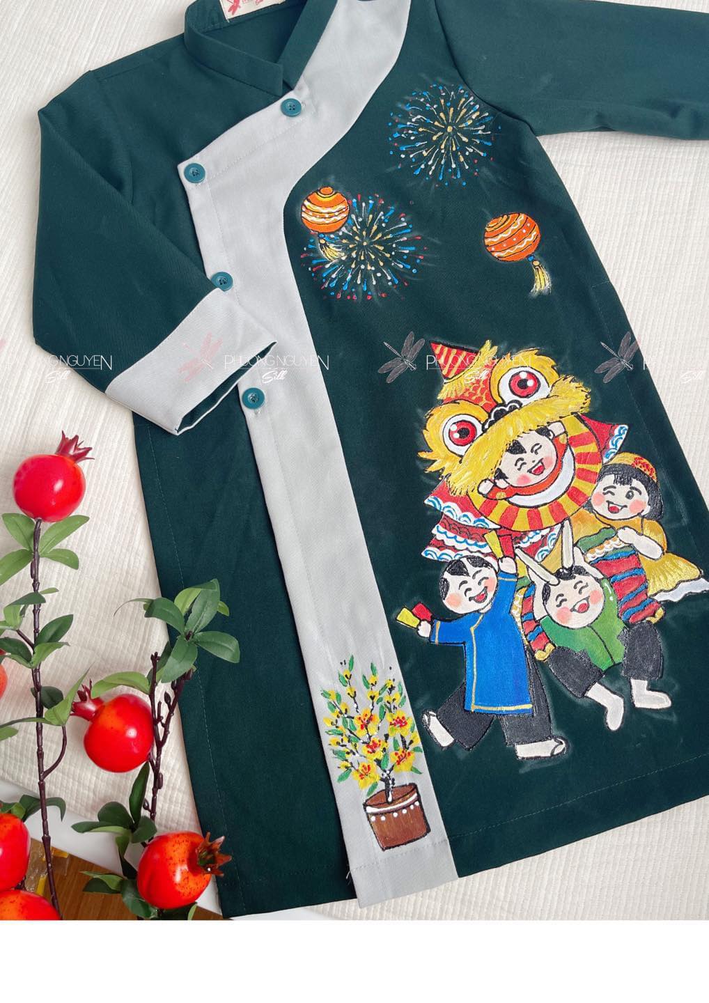 [🆕🇻🇳]  Phương Nguyễn Silk chuyên thiết kế áo dài trẻ em, áo dài mẹ & bé 🧑‍🧒❤️️👶⭐️ Tết sum vầy 
 ______PNS______ 
 Hotline: 0842327599 
 Website:  Inbox page để được tư vấn và đặt hàng nha! 
 𝗟𝗼𝘃𝗲, Áo dài Phương Nguyễn Silk 
 ____________ , shares-0✔️ , likes-4❤️️ , date-2024-01-14 21:05:13🇻🇳🇻🇳🇻🇳📰🆕