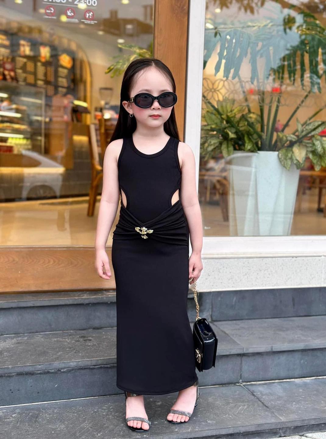[🆕🇻🇳]  Suri baby kids – Thời trang cho bé thiết kế, hàng QC Cao Cấp 😎❤️️⭐️ Mụt chiếc body xịn xò nhức náchhh. Tiệc tùng cứ mặc cái này cho iem. 
 MẶc lên bao xưn lăm mom nha
 Đủ size 8-35kg nha
 Nhận hàng được kt thoải mái mom nha , shares-7✔️ , likes-318❤️️ , date-2024-03-23 15:31:02🇻🇳🇻🇳🇻🇳📰🆕