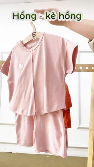 [🆕🇻🇳] BU Corner là Đại lý chính thức của BU Baby 😎❤️️⭐️ Bộ cộc tay sợi tre cotton mềm mát cho hè này. Các mẹ tham khảo bảng màu IB cho BU để được tư vấn về size số nha!!!!
 , shares-0✔️ , likes-0❤️️ , date-2024-04-08 23:30:38🇻🇳🇻🇳🇻🇳📰🆕