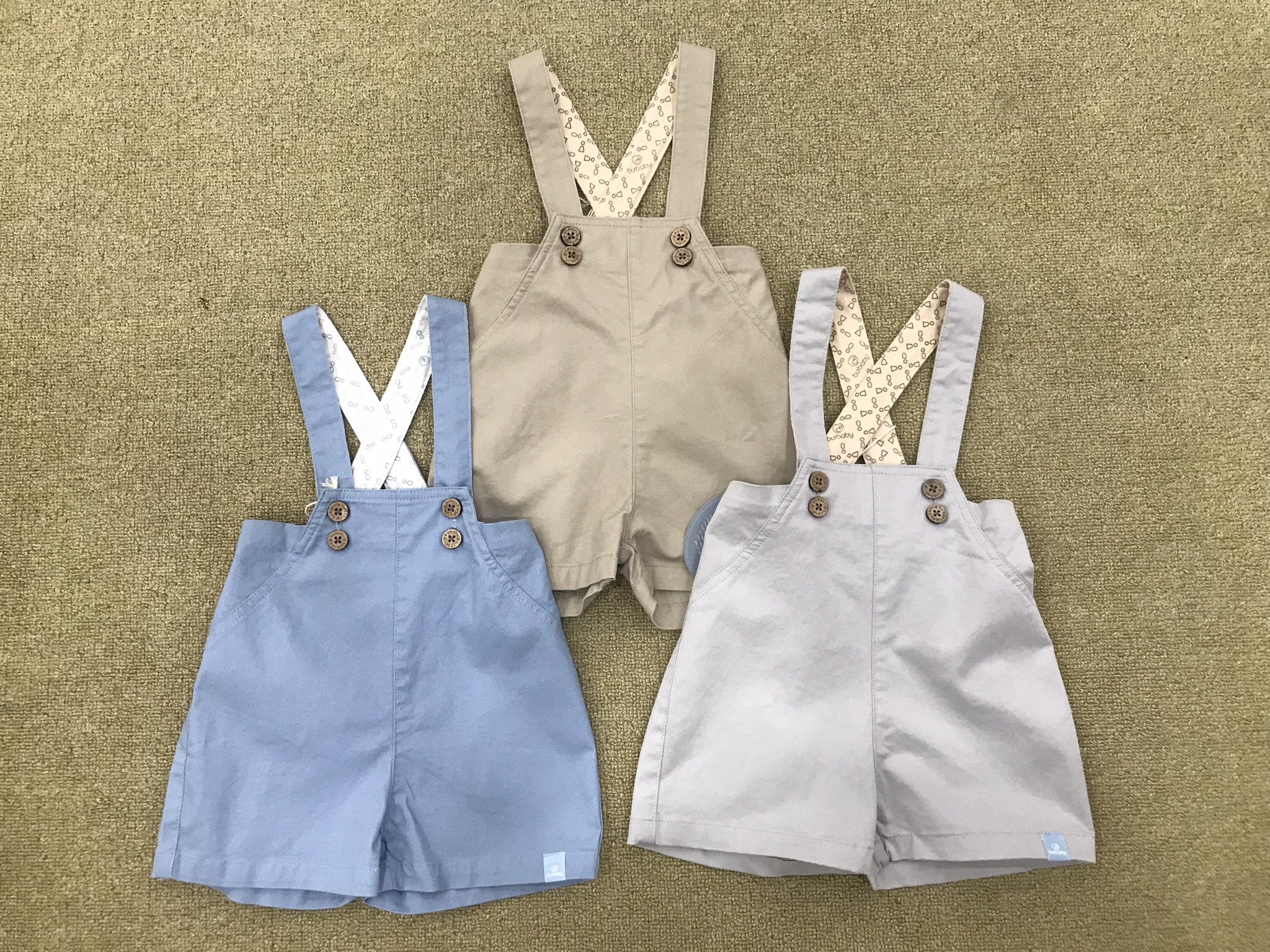 [🆕🇻🇳] BU Corner là Đại lý chính thức của BU Baby 😎❤️️⭐️  Hè này, diện gì cho ra dáng công tử?
Quần yếm dây chuẩn vibe quá rồi mẹ ơi.
Đi học hay đi nghỉ mát cùng gia đình, chỉ cần quần yếm + áo thun là vừa mát mẻ , shares-0✔️ , likes-33❤️️ , date-2024-04-07 14:34:18🇻🇳🇻🇳🇻🇳📰🆕