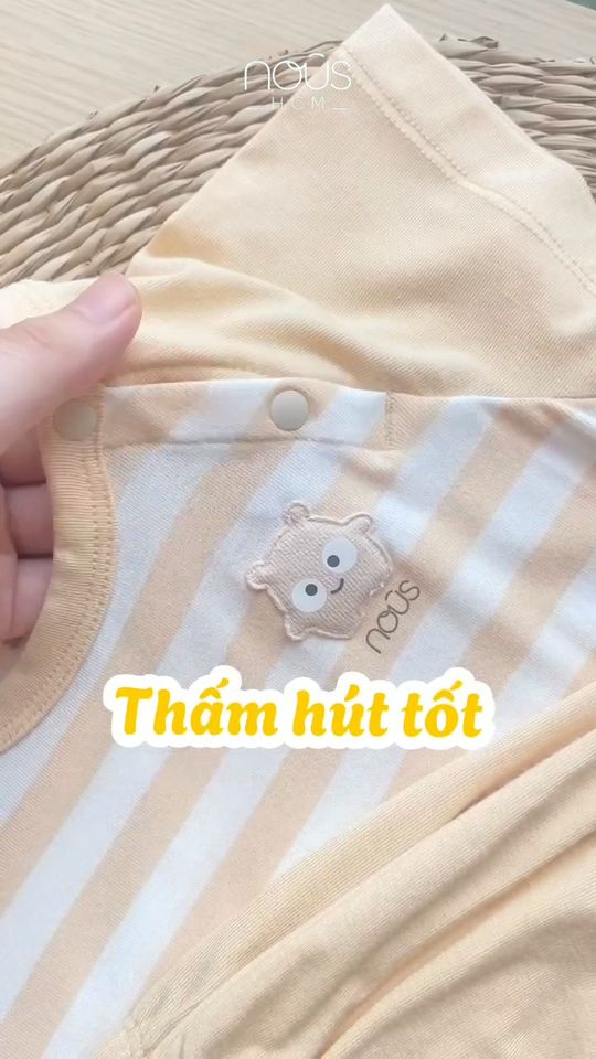 [🆕🇻🇳] Nous HCM 🧑‍🧒❤️️👶⭐️ 𝑪𝒖𝒐̂́𝒊 𝒕𝒖𝒂̂̀𝒏 𝒓𝒐̂̀𝒊, 𝑵𝒐𝒖𝒔 𝑯𝑪𝑴 𝒈𝒐̛̣𝒊 𝒚́ 𝒃𝒂 𝒎𝒆̣ 𝒃𝒐̣̂ 𝒄𝒐̣̂𝒄 𝒕𝒂𝒚 𝒌𝒆̉ 𝒎𝒐̛́𝒊 đ𝒐́𝒏 𝒃𝒆́ 𝒄𝒉𝒂̀𝒐 𝒉𝒆̀
Màu vàng nhẹ nhàng, nịnh da cả bé trai và bé gái đều mặc được nha , shares-0✔️ , likes-70❤️️ , date-2024-06-23 12:00:36🇻🇳🇻🇳🇻🇳📰🆕