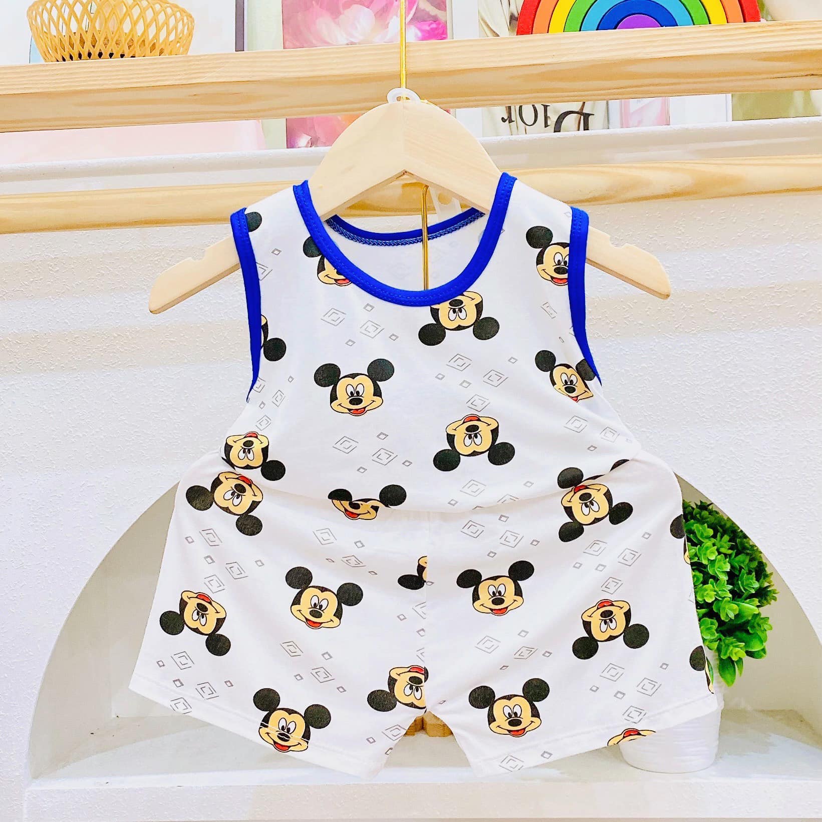 [🆕🇻🇳] ChangNhi Kids 🧑‍🧒❤️️👶⭐️ Ba lỗ họa tiết về sẵn hàng
 Chất liệu thun lạnh mềm mát
 Size 8-18kg 
 Mời các mom ghé lựa 
 , shares-0✔️ , likes-1❤️️ , date-2024-04-18 20:29:16🇻🇳🇻🇳🇻🇳📰🆕