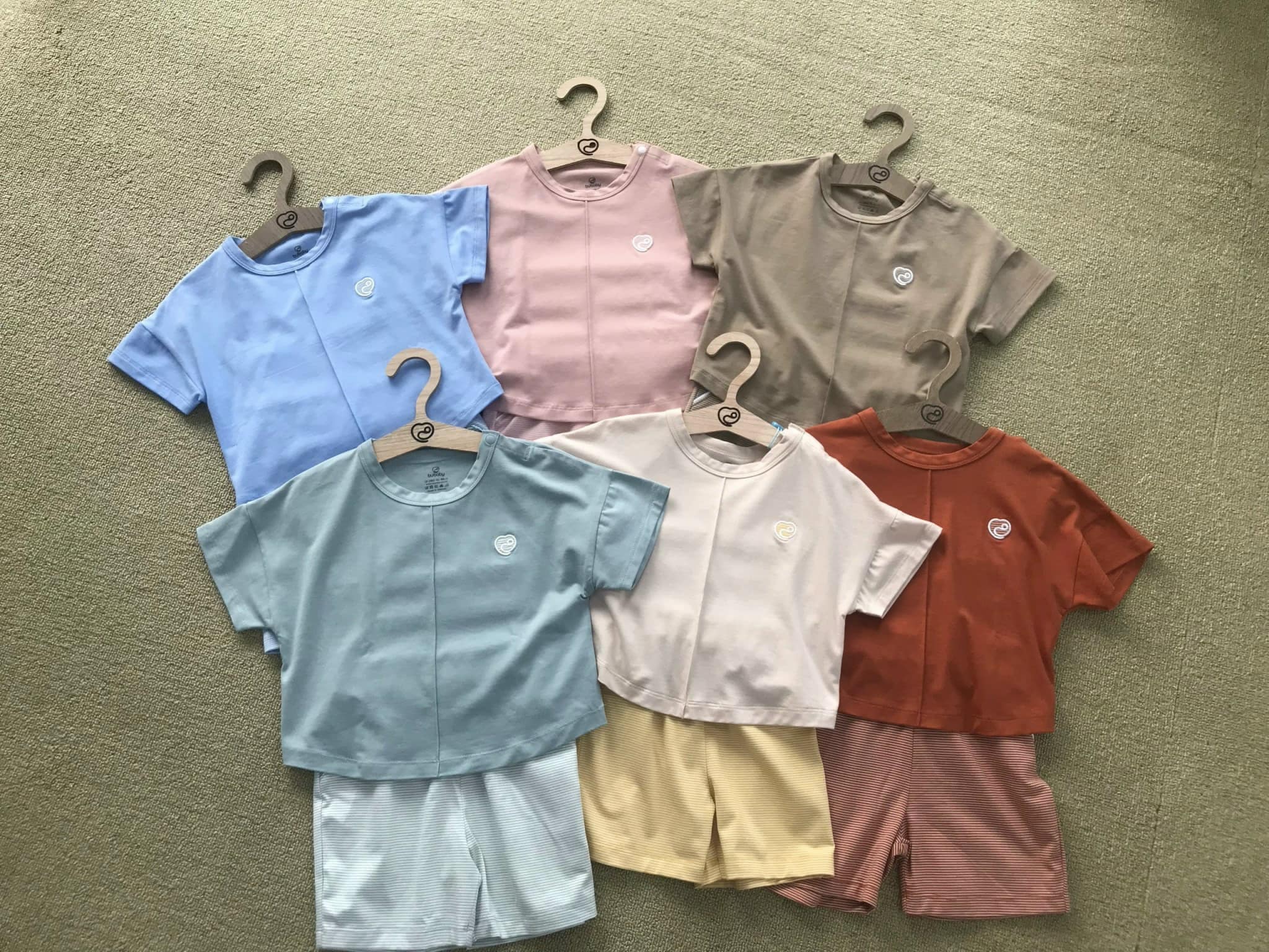 [🆕🇻🇳] BU Corner là Đại lý chính thức của BU Baby 😎❤️️⭐️ Chụp vội hàng mới về mà có mê ly quá không các mẹ  Mẹ nào chưa kịp sắm đồ hè cho bé chơi lễ thì ib BU Corner ngay nhé ạ. Đủ size, đủ màu, đủ kiểu dáng cho  , shares-0✔️ , likes-120❤️️ , date-2024-04-25 13:22:00🇻🇳🇻🇳🇻🇳📰🆕