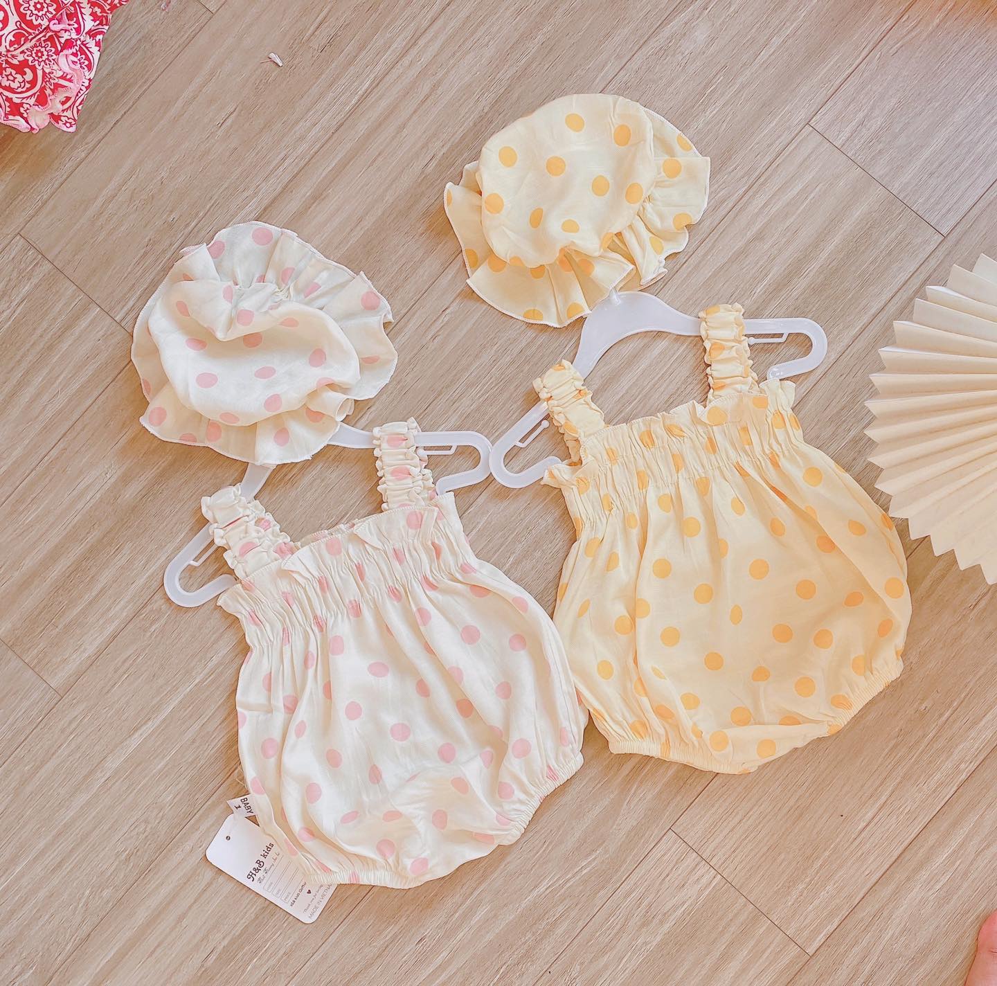 [🆕🇻🇳] Lynh’s – Chuyên quần áo sơ sinh 🧑‍🧒❤️️👶⭐️ Body đũi trơn hai dây kèm mũ mát rượi luôn ạ
 Size 3kg đến 11kg
#lynhbeebaby #lynhbee #bodymuahechobe  #bomuahechobe #bodyhaidaychobe #dobohaidaychobe #dob , shares-0✔️ , likes-0❤️️ , date-2024-05-02 17:30:17🇻🇳🇻🇳🇻🇳📰🆕