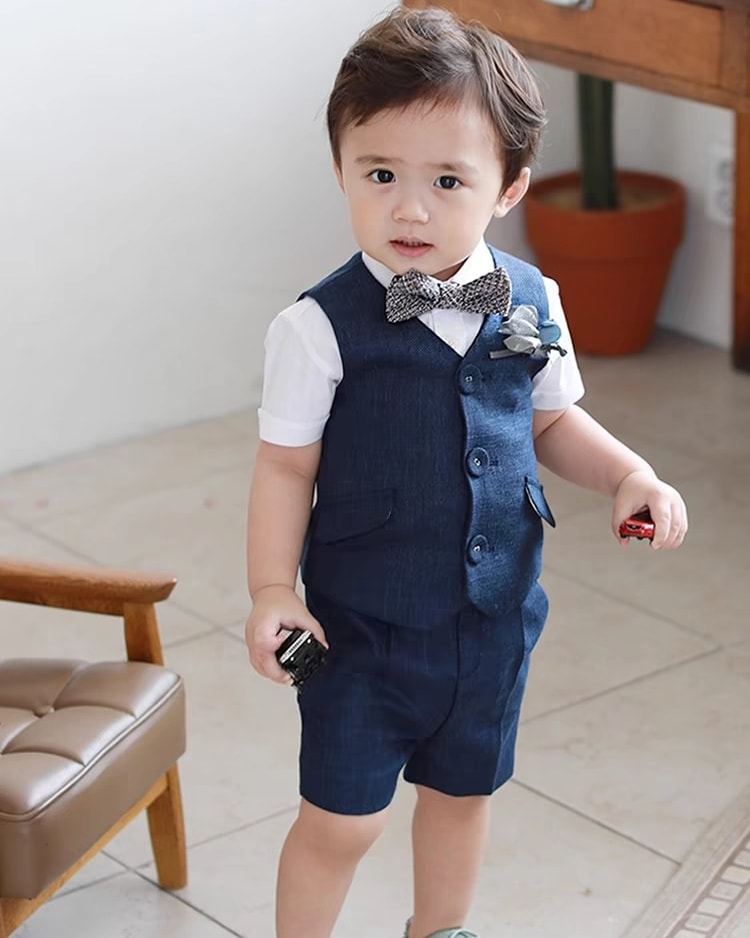[🆕🇻🇳]  MMKID aims to bring kids the most high fashionable and high quality party design 🧑‍🧒❤️️👶⭐️ Vest/ Gile for Kids Boy’s 
 Color: Blue Navy
 Size available: 73-150
 Design style: Formal
 Available now at MMKID
#gilebetrai #vestbetrai #vestcaocapchobe , shares-1✔️ , likes-33❤️️ , date-2024-05-30 21:55:31🇻🇳🇻🇳🇻🇳📰🆕