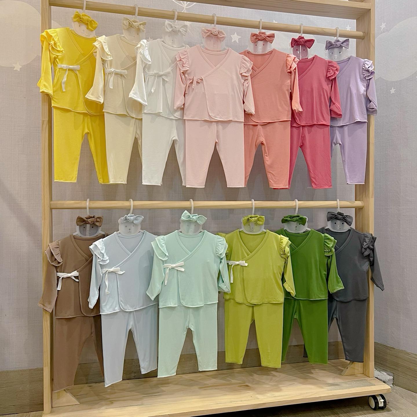 [🆕🇻🇳] ĐẬU ĐỎ – Đồ Sơ Sinh MẸ & BÉ 🧑‍🧒❤️️👶⭐️ Đẹp ngất ngâyyyy  set sơ sinh bé gái ko thể bỏ quaaaa . Mẹ nào có công chúa nhất định phải chốt đơn ko sẽ tiếc nuối lắm đó ạ. 
 Vải thun lạnh mát lạnh,mềm  , shares-0✔️ , likes-10❤️️ , date-2024-06-26 22:10:57🇻🇳🇻🇳🇻🇳📰🆕