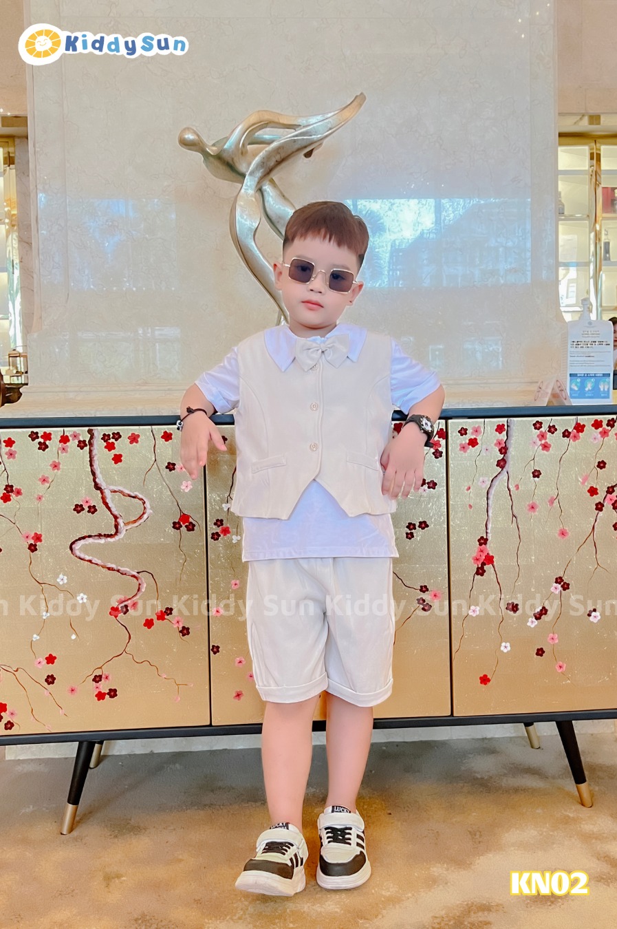 [🆕🇻🇳] Kiddy Sun Việt Nam – KIDDY SUN CHÚNG MÌNH RA ĐỜI VÌ TÌNH YÊU VỚI TRẺ THƠ 💖 🧑‍🧒❤️️👶⭐️ Không có gì là quá khó
Mặc đẹp cứ để Kiddy Sun lo 
Cả gia đình mình đã có bộ ảnh nào thật đẹp cho mùa hè năm nay chưa. Hãy sắm ngay cho cậu ấm nhà mình 1 S , shares-1✔️ , likes-3❤️️ , date-2024-06-15 00:23:00🇻🇳🇻🇳🇻🇳📰🆕