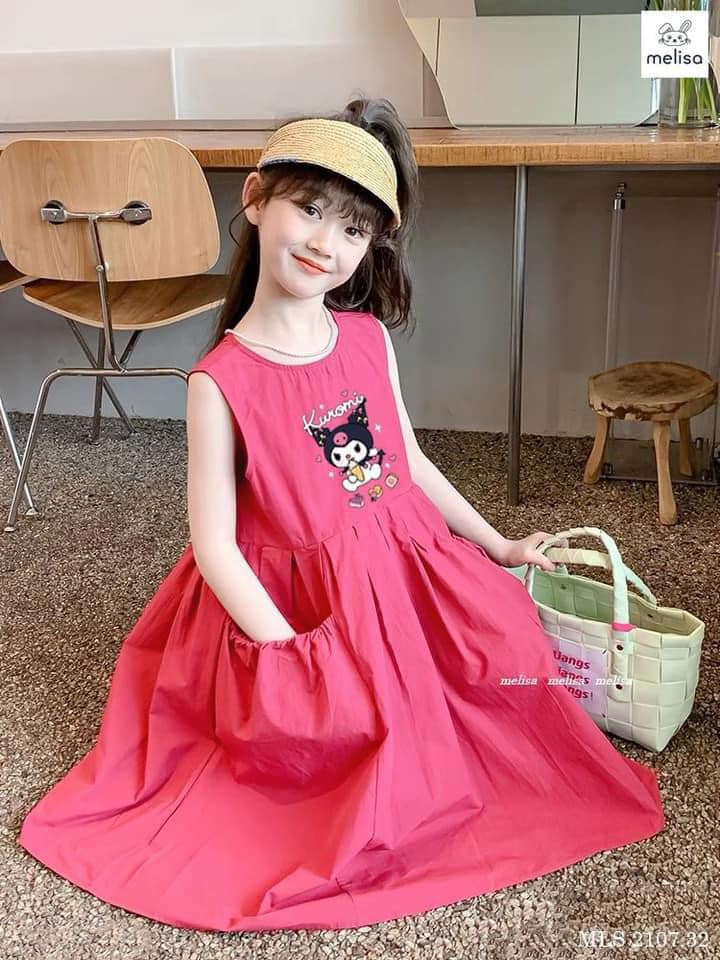 [🆕🇻🇳]  Tiệm cô Kul by Dinh Thuong luôn mang tới những sản phẩm chất lượng, đẹp mắt, theo trend 🧑‍🧒❤️️👶⭐️ Một chiếc Kuromi quá xinh chào hè. Style em này chuẩn “summer holiday” luôn ạ! Dáng baby doll kèm túi hông siêu thoải mái. Chất thô cotton mềm mát mà ko nh , shares-0✔️ , likes-2❤️️ , date-2024-06-05 12:19:03🇻🇳🇻🇳🇻🇳📰🆕