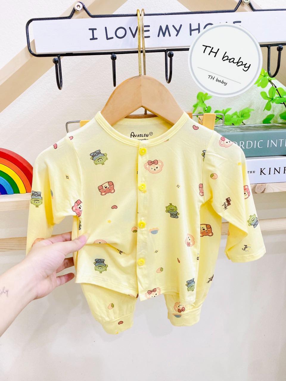 [🆕🇻🇳] Tommy baby – Quần áo sơ sinh & trẻ em 🧑‍🧒❤️️👶⭐️  Thun lạnh Tommy về hàng lại rrồi nhé khách  
  Giá vẫn #59k/b . Đơn 5b miễn ship 
   Sz 3-10kg ạ
 , shares-0✔️ , likes-19❤️️ , date-2024-06-17 14:26:38🇻🇳🇻🇳🇻🇳📰🆕