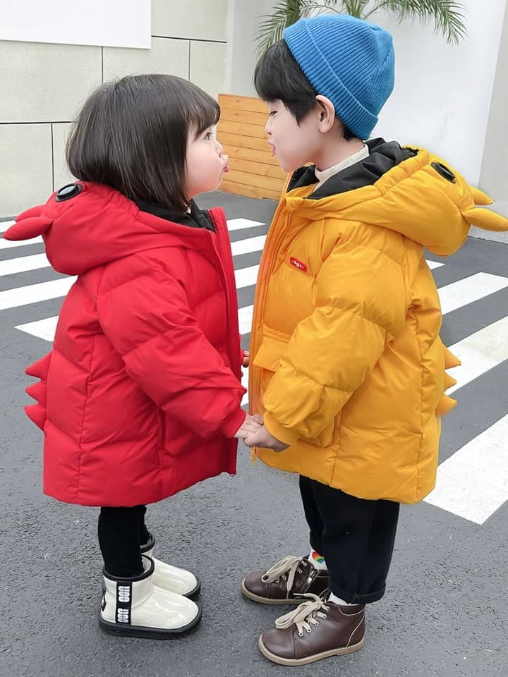 [🆕🇻🇳]  Bet Boy Kids  – Thời trang trẻ em – Chuyên Bán BUÔN : SỈ – LẺ – CTV 🧑‍🧒❤️️👶⭐️ Bét seo lơ 2024 là đây chứ đâu ạ
 Áo phao trần bông lông ngỗng siêu hot siêu ấm
 Áo dáng dài lại siêu cute cho bé iu
 Full sz – 40kg
 Mặc dc cho cả bé trai , shares-0✔️ , likes-4❤️️ , date-2024-06-22 15:12:23🇻🇳🇻🇳🇻🇳📰🆕