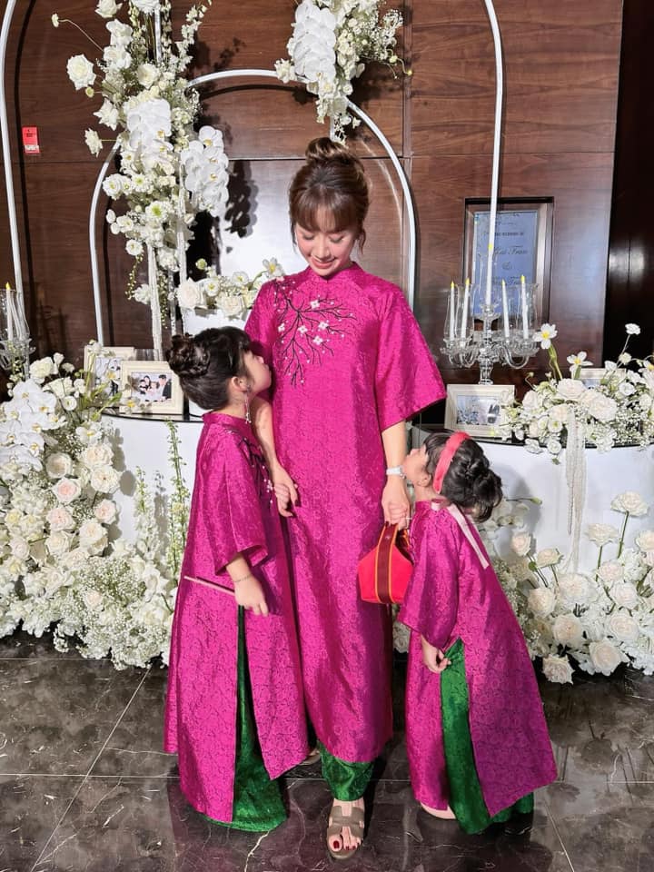 [🆕🇻🇳] Áo Dài Mẹ và Bé Kengin – Áo dài cho mẹ, cho bé, cho cả nhà mình 🧑‍🧒❤️️👶⭐️ | 𝙆𝙀𝙉𝙂𝙄𝙉 𝗖𝗨𝗦𝗧𝗢𝗠𝗘𝗥’𝗦 𝗙𝗘𝗘𝗗𝗕𝗔𝗖𝗞 |

Xin được cảm ơn Ms. Nguyễn Thu Hiền đã yêu thương và lựa chọn 𝙆𝙀𝙉𝙂𝙄𝙉 đồng hành cùng chị và gia đình trong những dịp thật đặ , shares-0✔️ , likes-19❤️️ , date-2024-06-26 23:24:51🇻🇳🇻🇳🇻🇳📰🆕