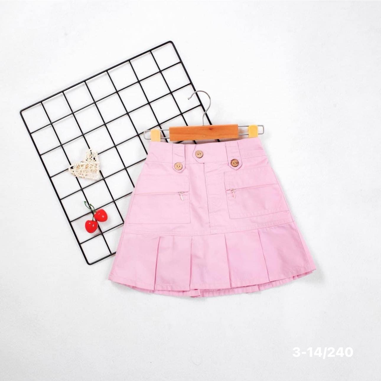 [🆕🇻🇳] Carlos kids – Chuyên thời trang, giày dép và phụ kiện cao cấp cho bé trai và bé gái 🧑‍🧒❤️️👶⭐️  Chân váy kaki xếp ly. Đuôi cá kèm túi cá tính
 Full size: 15-50kg
 , shares-0✔️ , likes-0❤️️ , date-2024-06-29 22:22:42🇻🇳🇻🇳🇻🇳📰🆕