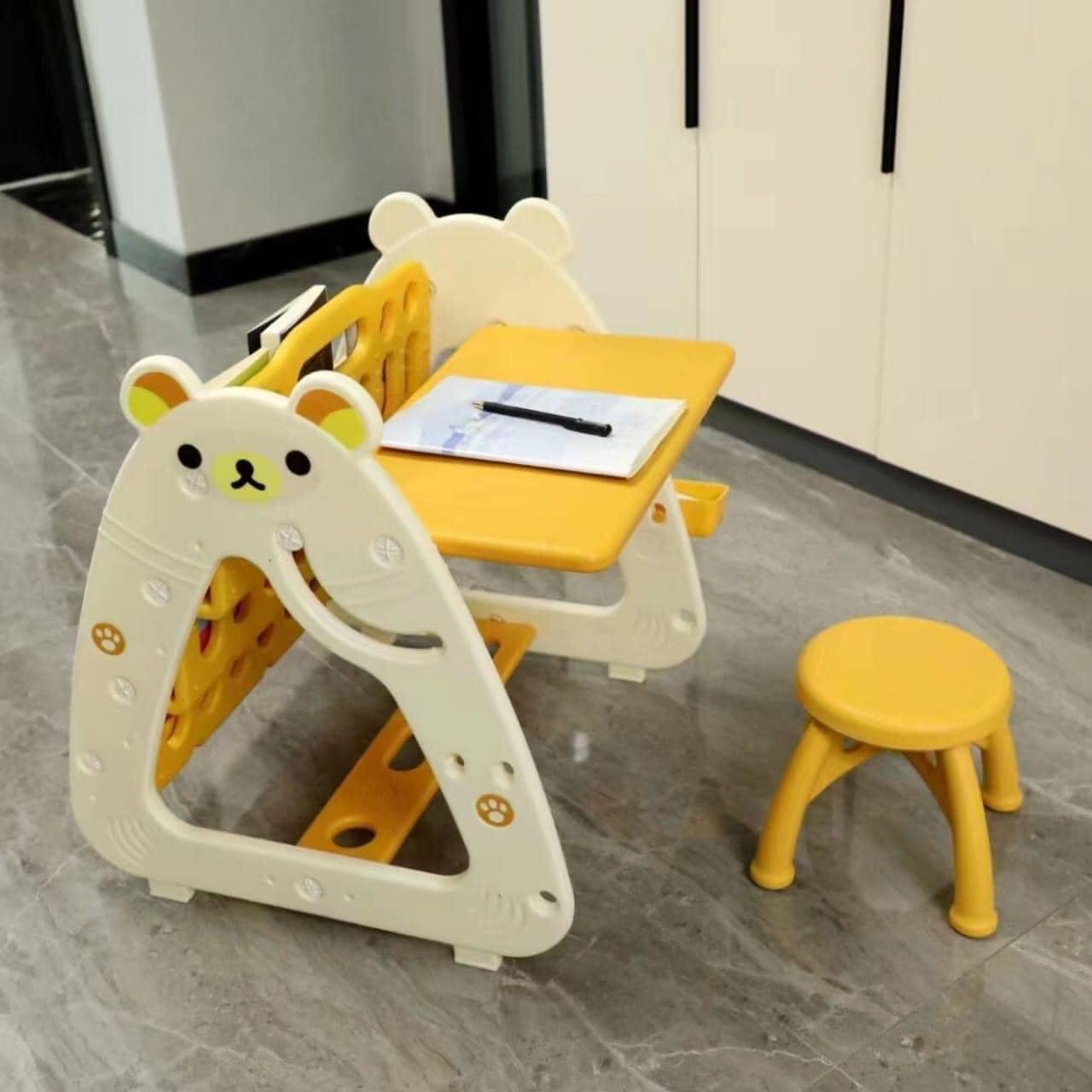 [🆕🇻🇳]  SHOP EM BÉ 🧑‍🧒❤️️👶⭐️  SEB đang cần tìm Bé từ 1 tuổi trở lên tặng Quà: Bàn học kiêm Bảng vẽ kiêm Kệ sách như hình 
 5 Suất duy nhấtttt hôm nay
 , shares-0✔️ , likes-8❤️️ , date-2024-06-29 21:18:54🇻🇳🇻🇳🇻🇳📰🆕