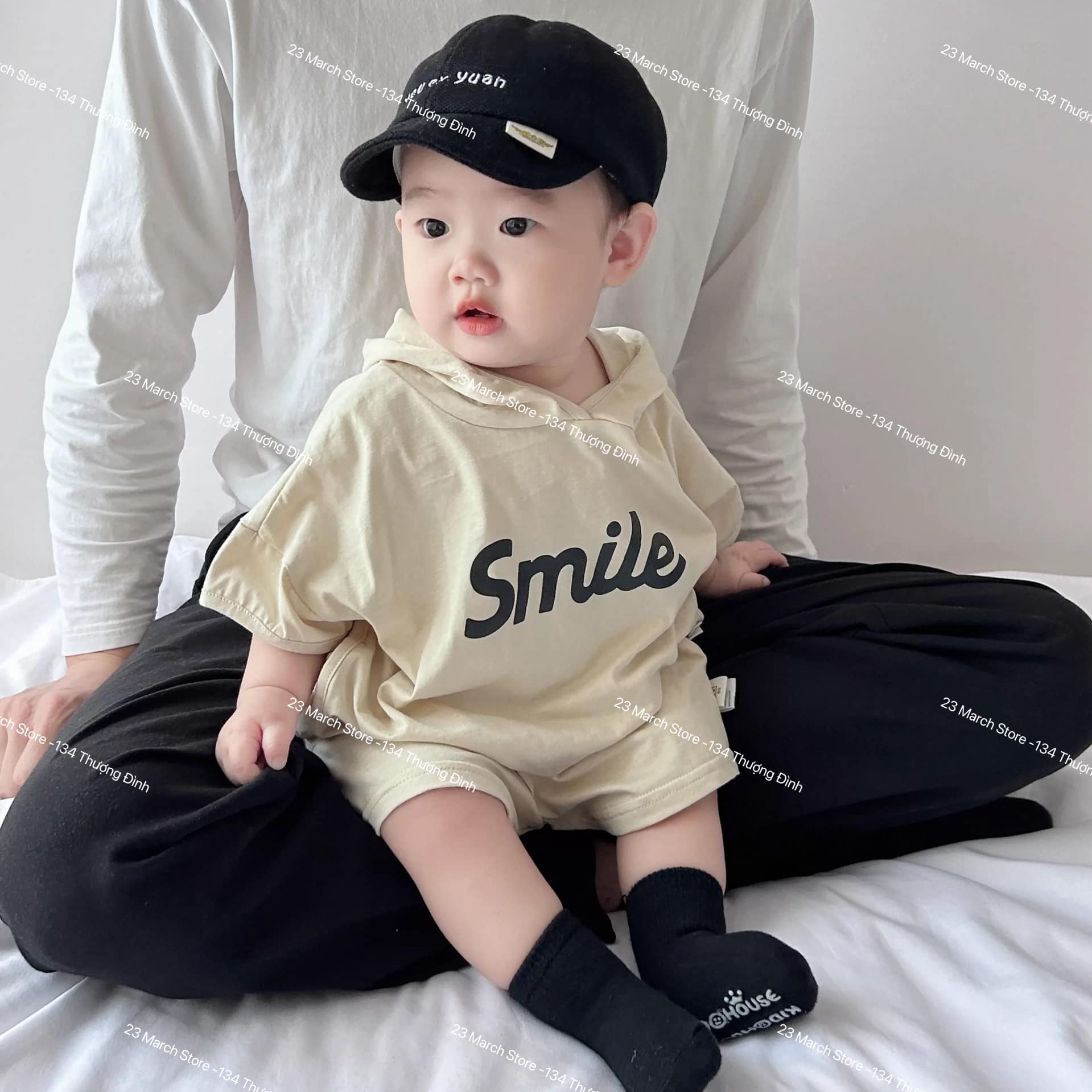 [🆕🇻🇳] 23 March Store- Thời trang trẻ em cao cấp 🧑‍🧒❤️️👶⭐️ RESTOCK
 Bộ đồ mũ Smile style Hàn siêu cute 
2⃣ Tone màu quá hợp với thời tiết mùa hè nha, mặc lên cưng lắm luôn ạ.
 Chất cotton mềm, thấm hút mồ hô , shares-0✔️ , likes-2❤️️ , date-2024-07-03 15:53:50🇻🇳🇻🇳🇻🇳📰🆕