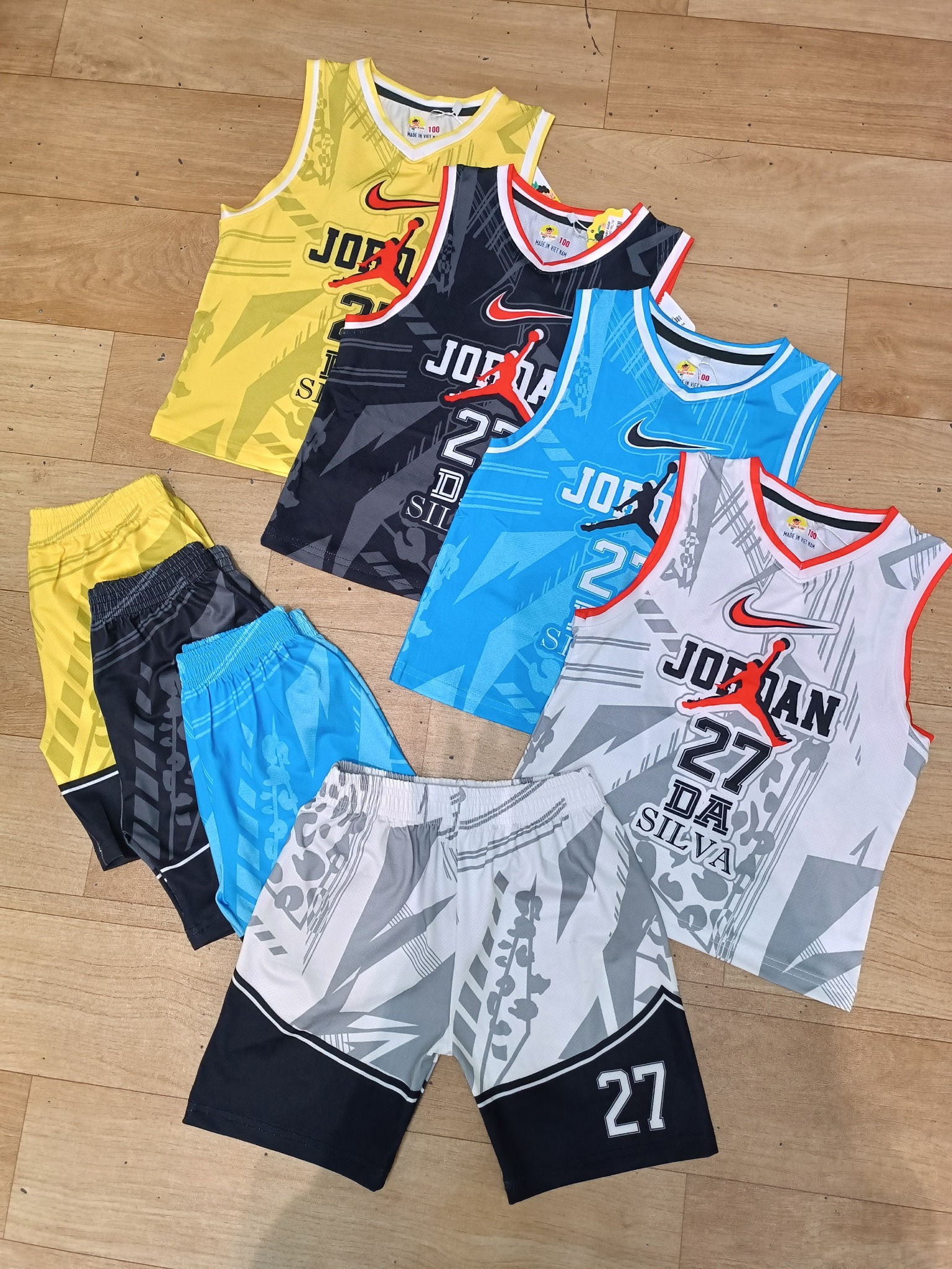 [🆕🇻🇳]  Penguin Bebe – Chuyên order cho bé 🧑‍🧒❤️️👶⭐️ 𝐇𝐎𝐓 𝐇𝐎𝐓 𝐇𝐎𝐓
Ngày hôm nay lên các deal siêu cháy cho các mom săn giá hời. Sold out từng phút lun ạ, ONLY #270k/set lẻ size lẻ màu:
Màu be: 90-110-110cm
Màu  , shares-0✔️ , likes-0❤️️ , date-2024-07-05 22:54:38🇻🇳🇻🇳🇻🇳📰🆕