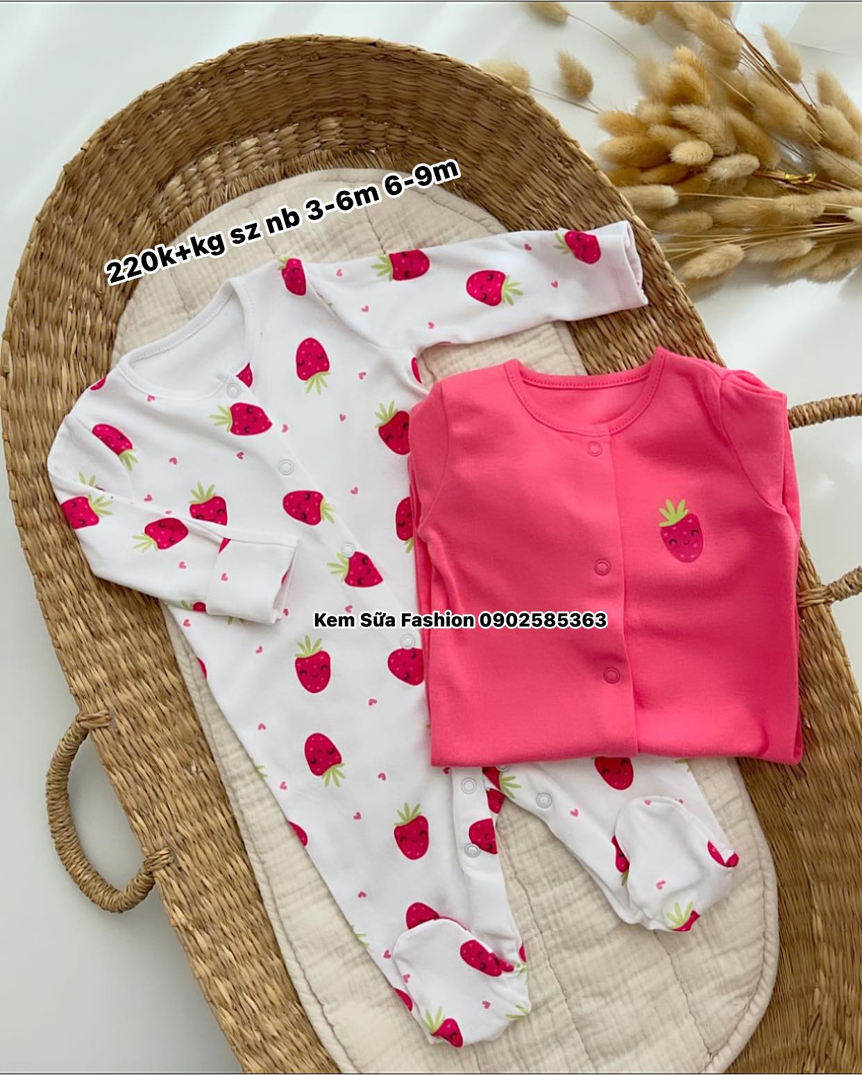 [🆕🇻🇳]  Kem Sữa Fashion – Baby & Kid Authentic – Chuyên thời trang trẻ em hàng hiệu xách tay 🧑‍🧒❤️️👶⭐️  set 2 #sleepingsuits hoạ tiết nổi bật nhà #Mat đang được sêu còn #220k+kg/ set
 Size nb 0-3m 3-6m 6-9m 9-12m 12-18m 18-23
 Order #Matalan UK 2-3 tuần #kem , shares-0✔️ , likes-2❤️️ , date-2024-07-05 15:15:41🇻🇳🇻🇳🇻🇳📰🆕