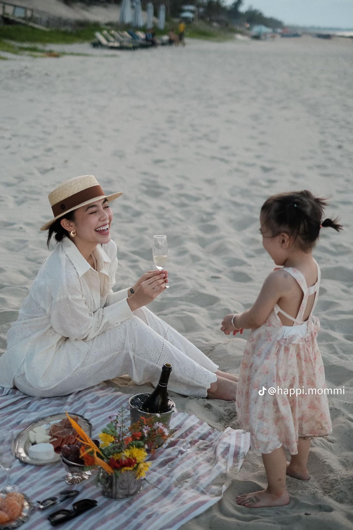 [🆕🇻🇳] Cheli Kid 🌷 – Thời trang thiết kế dành riêng cho các bé yêu 😍  🧑‍🧒❤️️👶⭐️ Gđ happi mommi thật nhẹ nhàng và bình yên
 Embe Bear & Rose dress by Cheli
 , shares-0✔️ , likes-36❤️️ , date-2024-07-08 03:35:15🇻🇳🇻🇳🇻🇳📰🆕