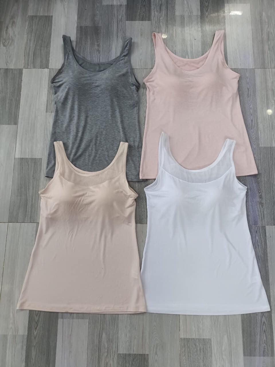 [🆕🇻🇳] Pokid – Chuyên hàng xuất xịn 🧑‍🧒❤️️👶⭐️ Áo này mặc sướng rơn luôn! Các chị nhận hàng confirm em nhé.
 Quả tròn, form đẹp, ôm vừa vặn, mặc thoải mái
 Chỉ cần mặc nhẹ nhàng với short/ chân váy/ quầ , shares-0✔️ , likes-0❤️️ , date-2024-07-10 01:18:36🇻🇳🇻🇳🇻🇳📰🆕