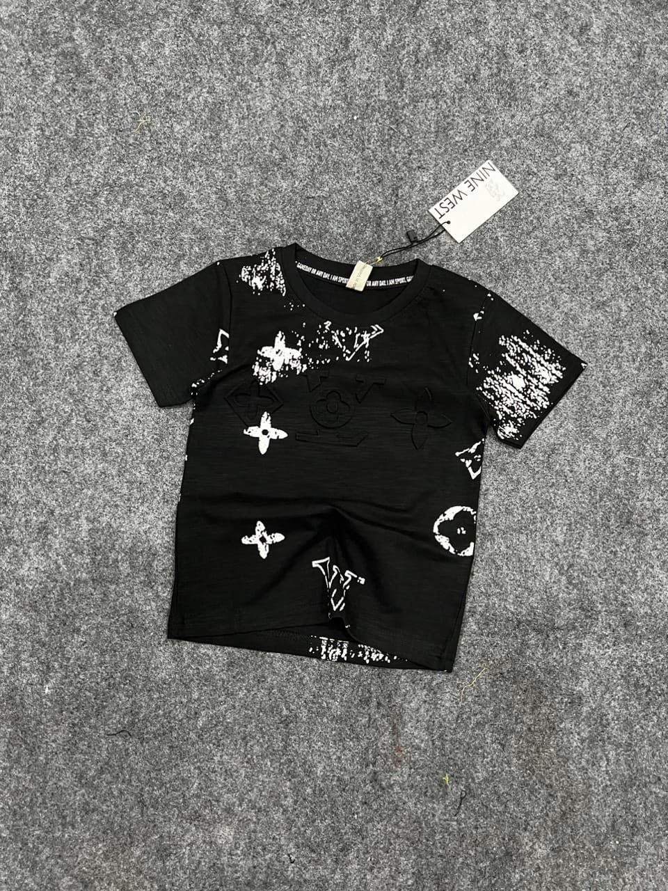 [🆕🇻🇳] Quần Áo Trẻ Em Thegioiconyeu – ✨ CHUYÊN QUẦN ÁO BÉ TRAI – NÓN – PHỤ KIỆN 🧑‍🧒❤️️👶⭐️  ÁO THUN CAO CẤP THIẾT KẾ MIX HIỆU
 Chất chính phẩm xịn, co giãn thoải mái, thấm hút mồ hôi tốt. Logo hiệu dập nổi nét căng.   Size 8kg – 35kg
 , shares-0✔️ , likes-0❤️️ , date-2024-07-10 23:30:38🇻🇳🇻🇳🇻🇳📰🆕