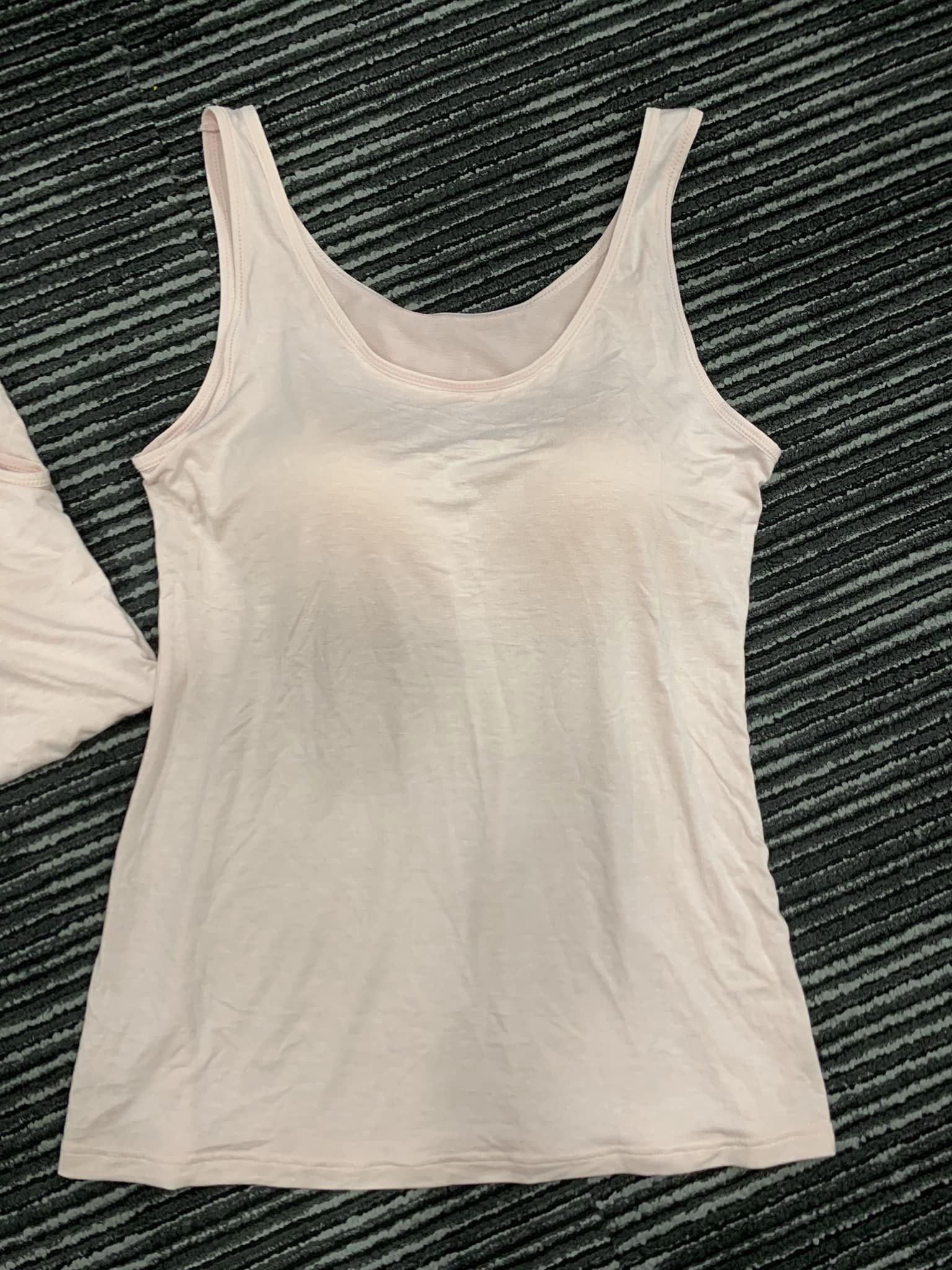 [🆕🇻🇳] Pokid – Chuyên hàng xuất xịn 🧑‍🧒❤️️👶⭐️ Còn 2 chiếc áo này thôi
 Chị nào vừa thì nên lấy nhé. Mặc sướng rơn, quên hết các thể loại bra vì sự tiện dụng và đẹp nữa
 Quả tròn, xinh, ôm gọn
 Mặc mát
 , shares-0✔️ , likes-0❤️️ , date-2024-07-10 19:55:45🇻🇳🇻🇳🇻🇳📰🆕