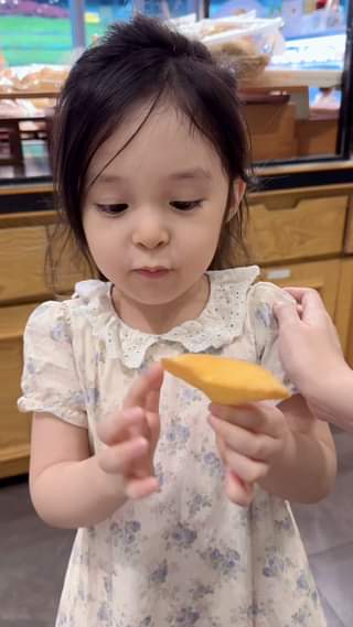 [🆕🇻🇳] Cheli Kid 🌷 – Thời trang thiết kế dành riêng cho các bé yêu 😍  🧑‍🧒❤️️👶⭐️ 𝐹𝑏𝑎𝑐𝑘 𝑐𝑢̉𝑎 𝑒𝑚 𝑏𝑒́ 𝑠𝑢̛̃𝑎 đ𝑎́𝑛𝑔 𝑦𝑒̂𝑢 𝑞𝑢𝑎́ 𝑎̣  
 𝑬𝒎 𝒃𝒆́ 𝑺𝒖̛̃𝒂 & 𝑳𝒊𝒍𝒚 𝒅𝒓𝒆𝒔𝒔 
 ______________
 Design by Cheli
 Address: ( Online store only ) Ha Noi
 Hotli , shares-0✔️ , likes-2❤️️ , date-2024-07-09 19:03:54🇻🇳🇻🇳🇻🇳📰🆕