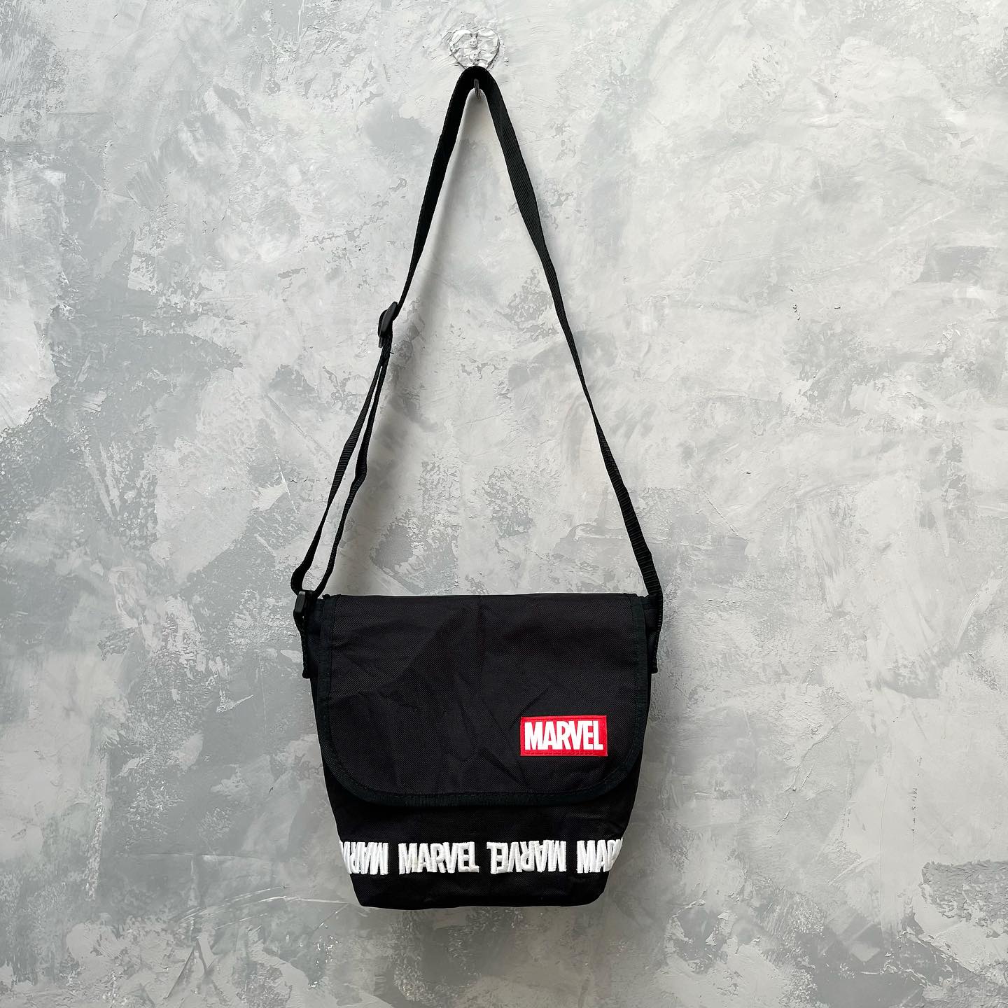 [🆕🇻🇳] Tiệm của Xoăn – Mua sắm & bán lẻ 🧑‍🧒❤️️👶⭐️ 150.000
Túi chéo( Mar.Vel)
– Size ngang trên 28cm, ngang dưới 23cm, cao 23cm
– Cond 8/9 hình 6 chữ lo.o nổi có vết ngả vàng

 Bạn vui lòng đọc kĩ và xem hì , shares-0✔️ , likes-0❤️️ , date-2024-07-10 16:55:18🇻🇳🇻🇳🇻🇳📰🆕