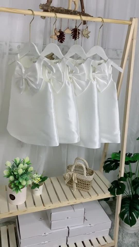 [🆕🇻🇳] Elena Kids – Thời Trang Thiết Kế Bé Gái – Thương hiệu thời trang cao cấp cho bé với những mẫu váy thiết kế riêng độc quyền 🧑‍🧒❤️️👶⭐️  Một mẫu váy đơn giản nhưng không kém phần sang trọng đang rất được ưa thích tại Elena Kids. Vẫn là dòng vải tafta nhập ngoại xịn xò với thiết kế 2 lớp rất , shares-11✔️ , likes-74❤️️ , date-2022-09-07 01:05:13🇻🇳🇻🇳🇻🇳📰🆕