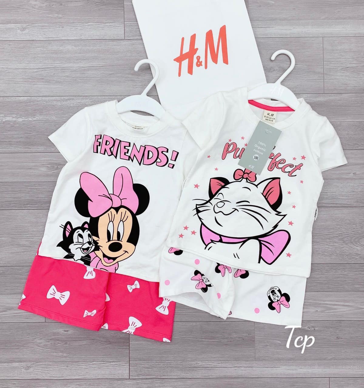 [🆕🇻🇳] Cami House – Order & Có sẵn hàng Baby & Kid Authentic 😎❤️️⭐️ NĂM MÃO THÌ PHẢI MẶC BỘ MÈO MẤY BÉ ƠI  Chỉ #175k/set 2 bộ thôi ạ
 Màu sắc tươi tắn bé gái nào cũng mê luôn! Chất cotton 4c bé mặc cực kì thoải mái Mẹ nha ^ , shares-0✔️ , likes-21❤️️ , date-2023-01-23 14:57:40🇻🇳🇻🇳🇻🇳📰🆕