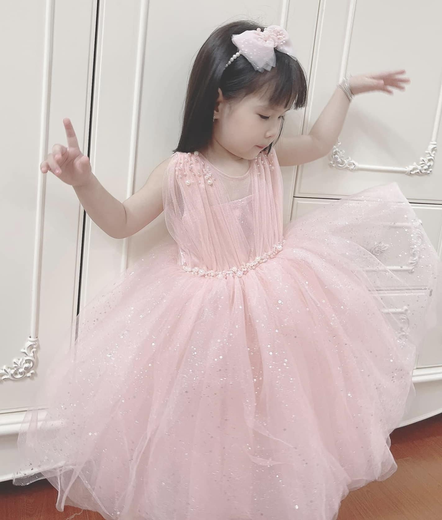 [🆕🇻🇳] Váy Công Chúa – Mẹ Thỏ Xinh – Váy công chúa thiết kế cao cấp cho bé gái 🧑‍🧒❤️️👶⭐️ Feedback ngọt ngào đáng yêu của khách
Váy có đủ màu xinh Trắng / Kem / Hồng / Đỏ ạ

—————————
CAM KẾT TOÀN BỘ ẢNH DO SHOP TỰ CHỤP
 HOTLINE : 0916.373.129 / , shares-0✔️ , likes-5❤️️ , date-2023-03-13 19:24:39🇻🇳🇻🇳🇻🇳📰🆕