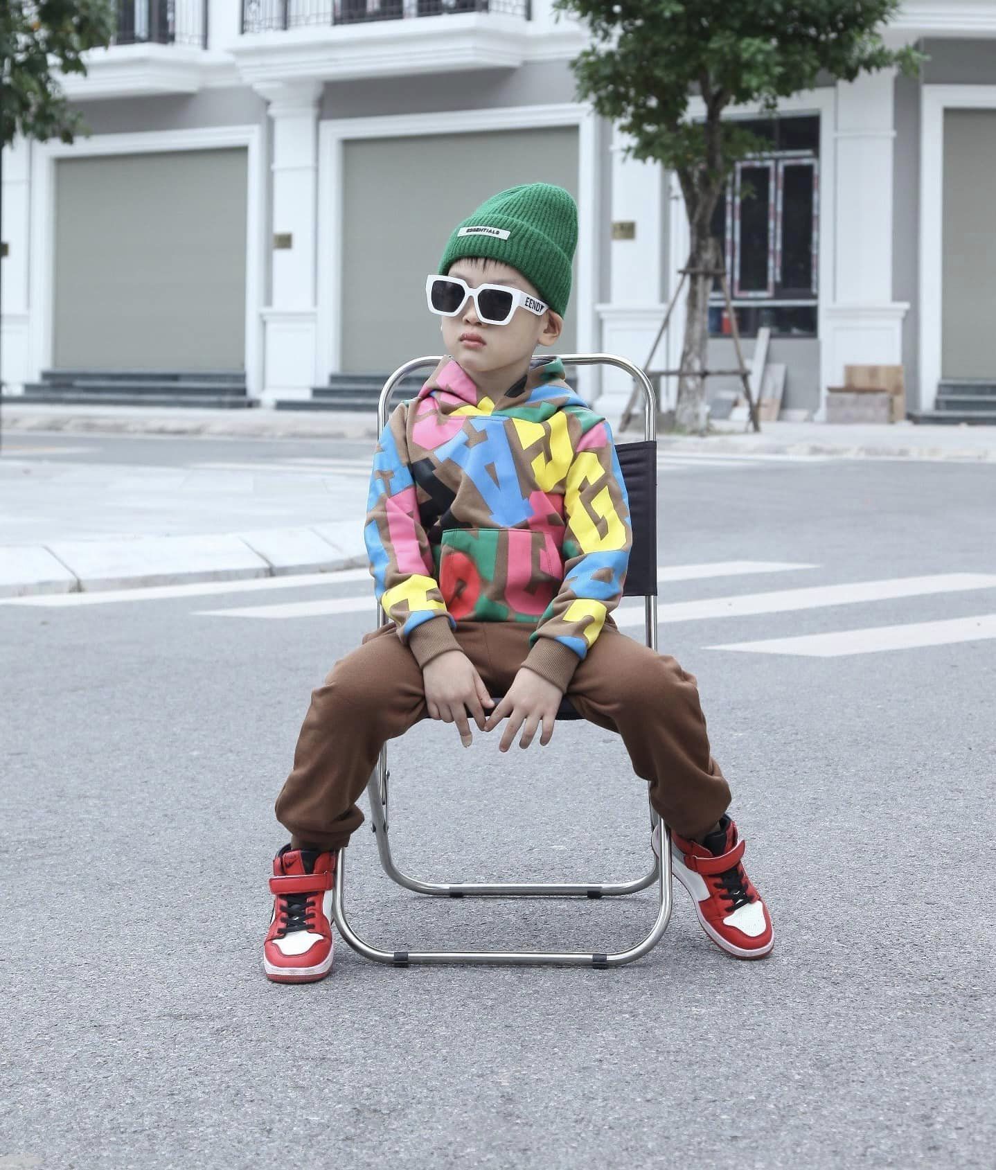 [🆕🇻🇳] FENDI Kids – Chuyên Quần Áo Thiết Kế VNXK, TQXK Cho Bé Yêu 🧑‍🧒❤️️👶⭐️ Đ𝐈̉𝐍𝐇 𝐂𝐇𝐎́𝐏 – 𝐊 𝐌𝐔𝐀 𝐇𝐄̂́𝐓 𝐇𝐀̀𝐍𝐆 Đ𝐔̛̀𝐍𝐆 𝐓𝐈𝐄̂́𝐂
Se GAP bản Kids giá #Sale còn #4xx 
– Chất liệu nỉ chân cua chính phẩm dầy dặn ấm áp
– Hàng có sẵn , s.hip co , shares-2✔️ , likes-235❤️️ , date-2023-10-23 04:10:40🇻🇳🇻🇳🇻🇳📰🆕