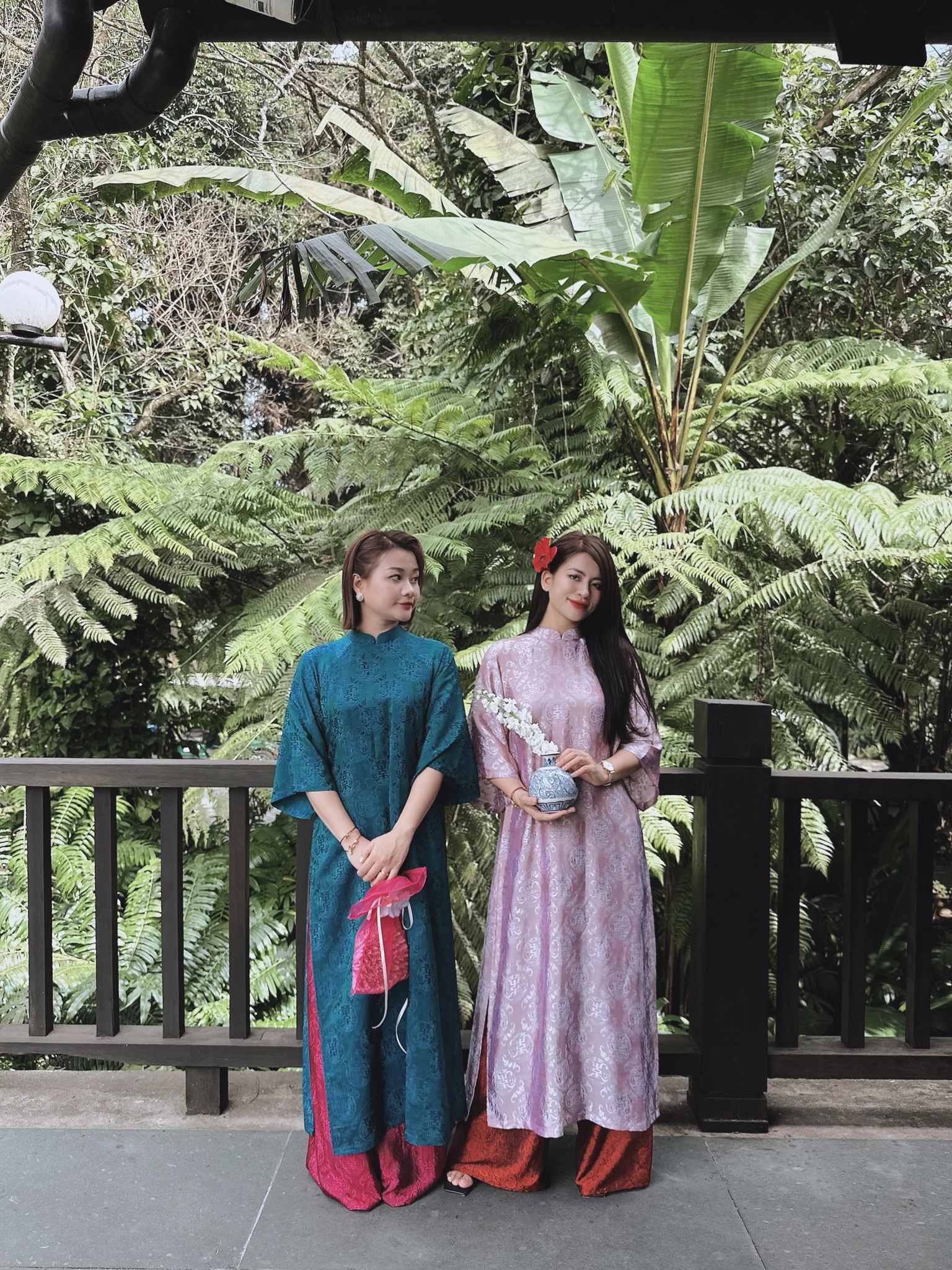 [🆕🇻🇳] Áo Dài Mẹ và Bé Kengin – Áo dài cho mẹ, cho bé, cho cả nhà mình 🧑‍🧒❤️️👶⭐️ 𝗔́𝗼 𝗱𝗮̀𝗶 𝗡𝗚𝗢̣𝗖 Đ𝗜𝗘̂̉𝗠 – 𝗛𝗢𝗔̀𝗡𝗚 𝗧𝗛𝗔̉𝗢

“ 𝑵𝒉𝒂̂́𝒕 𝒄𝒉𝒊 𝒏𝒖̀𝒏𝒈 𝒅𝒊𝒆̂̃𝒎 𝒉𝒂́ 𝒃𝒐̂̀𝒏𝒈 𝒅𝒐𝒂𝒏𝒉 
𝑿𝒖𝒂̂𝒏 𝒔𝒂̆́𝒄 𝒚𝒆̂𝒏 𝒏𝒉𝒊𝒆̂𝒏 đ𝒐̣̂𝒏𝒈 𝒍𝒖̣𝒄 𝒕𝒉𝒂̀𝒏𝒉 “
 Là khi trời đất, cỏ cây thấ , shares-3✔️ , likes-21❤️️ , date-2024-02-22 14:05:00🇻🇳🇻🇳🇻🇳📰🆕