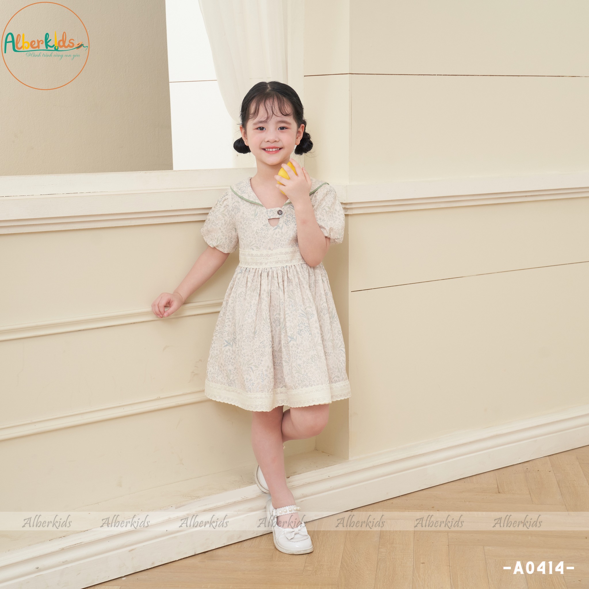 [🆕🇻🇳] Alber Kids – Fashion Kids – Thời Trang trẻ em 🧑‍🧒❤️️👶⭐️ [𝐍𝐄𝐖 𝐒𝐔𝐌𝐌𝐄𝐑 𝐂𝐎𝐋𝐋𝐄𝐂𝐓𝐈𝐎𝐍 𝟐𝟎𝟐𝟒] 
 Váy Bé Gái Linen In Hoa Xanh Phối Ren – Sự Tinh Tế Cho Phong Cách Mùa Hè 

 Mùa hè đã về và không gì tuyệt vời hơn khi cho b , shares-3✔️ , likes-158❤️️ , date-2024-04-08 19:00:10🇻🇳🇻🇳🇻🇳📰🆕