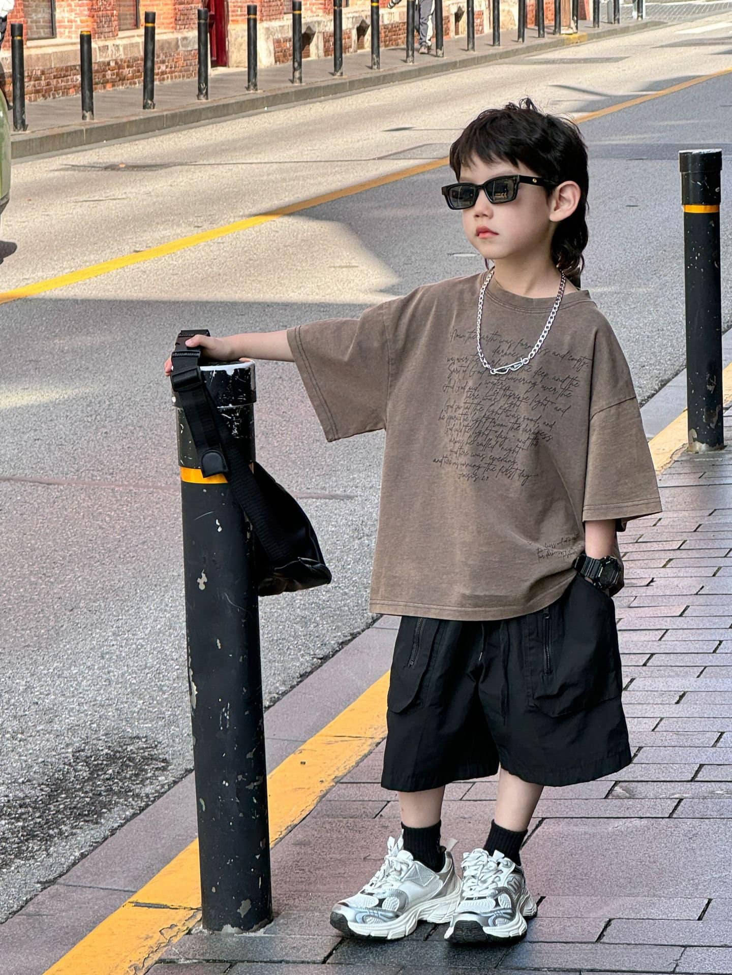 [🆕🇻🇳]  Voi Kun – Thời trang trẻ em có sẵn – Hàng Quảng Châu 🧑‍🧒❤️️👶⭐️ Áo thun, quần short sẵn sàng đợi ba mẹ sắm cho bé iu ạ 
 Size 90-150
 Link shopee áo: 
 Link shopee quần đen: 
 Link shopee quần jean: 
 Link shopee băng đ , shares-0✔️ , likes-4❤️️ , date-2024-05-16 15:54:22🇻🇳🇻🇳🇻🇳📰🆕