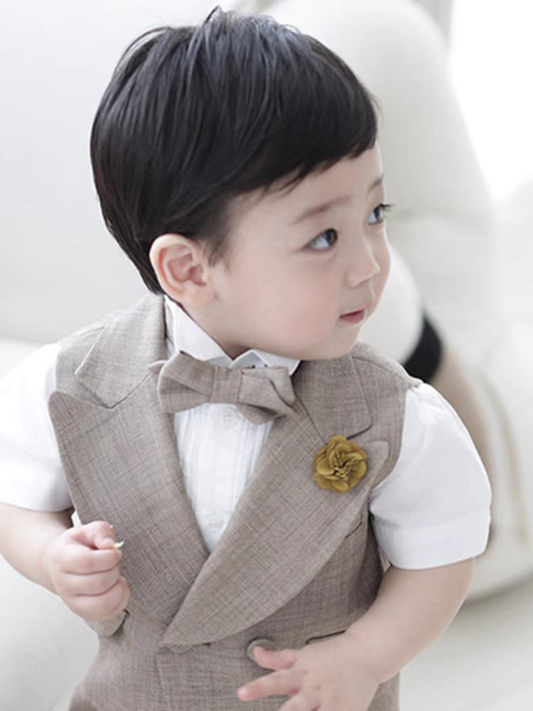 [🆕🇻🇳]  MMKID aims to bring kids the most high fashionable and high quality party design 🧑‍🧒❤️️👶⭐️ Set Vest Short 4 chi tiết cho bé yêu mặc dịp thôi nôi, sinh nhật, tiệc party cùng gia đình. Với chất liệu Linen High quality, chất vải mềm mại mang lại cảm , shares-0✔️ , likes-8❤️️ , date-2024-05-18 12:43:14🇻🇳🇻🇳🇻🇳📰🆕
