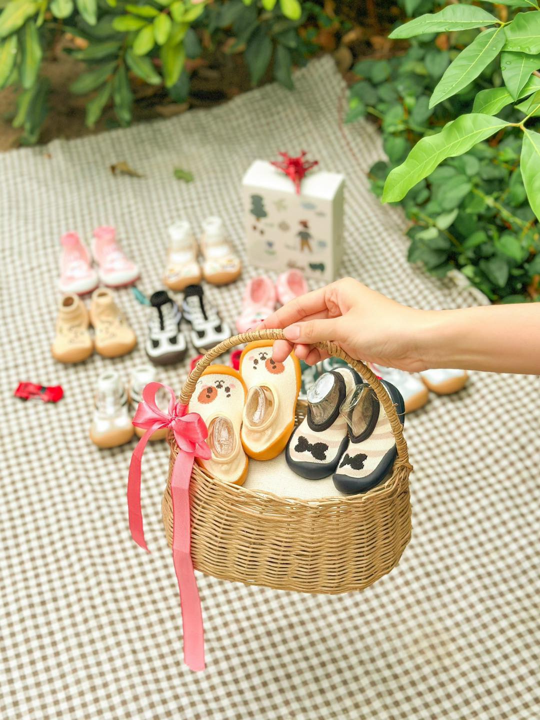 [🆕🇻🇳] Ggomoosin Việt Nam – Giày Tập Đi Cho Bé Cưng 🧑‍🧒❤️️👶⭐️ Những Đôi Giày Mang Tính Chất Chữa Lành… lành ở đây là lành VẾT THƯƠNG 

Vâng các mẹ không nghe lầm đâu. Dạo gần đây rất nhiều đôi giày Bata chất liệu đế , shares-0✔️ , likes-21❤️️ , date-2024-05-16 00:17:12🇻🇳🇻🇳🇻🇳📰🆕