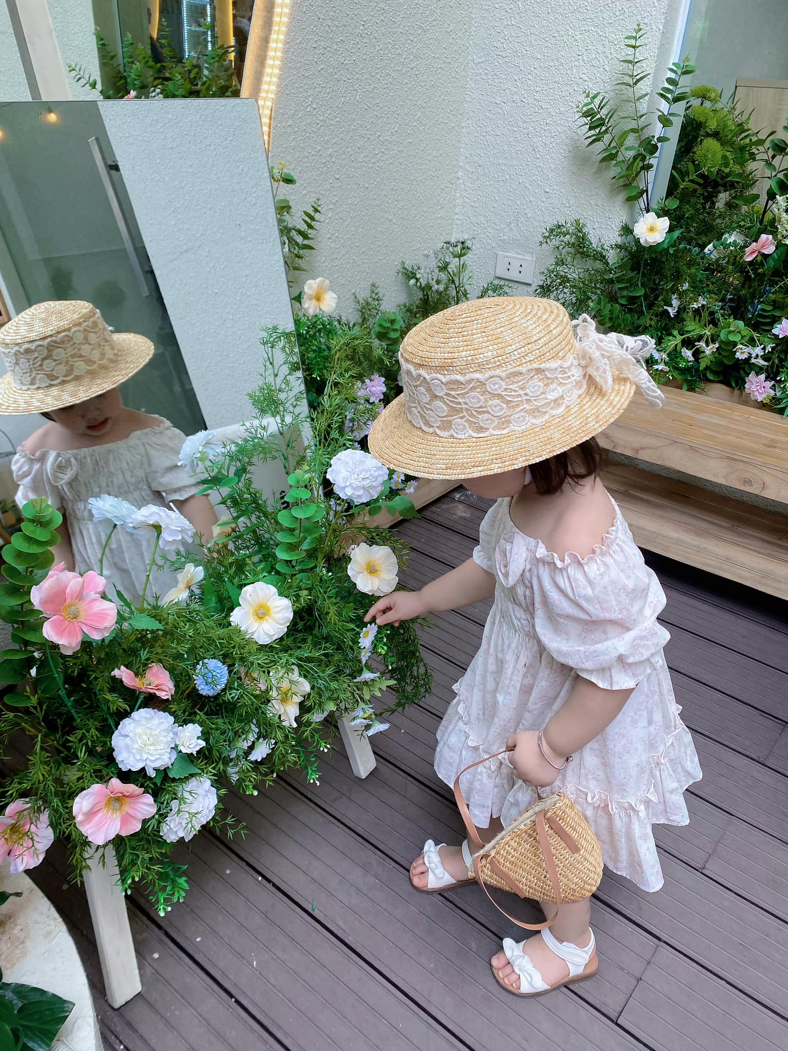 [🆕🇻🇳] Cheli Kid 🌷 – Thời trang thiết kế dành riêng cho các bé yêu 😍  🧑‍🧒❤️️👶⭐️ 𝐓𝐡𝐞̂𝐦 𝐦𝐨̣̂𝐭 𝐬𝐢𝐞̂𝐮 𝐩𝐡𝐚̂̉𝐦 𝐧𝐮̛̃𝐚 𝐜𝐚́𝐜 𝐛𝐚́𝐜 𝐮̛𝐢𝐢𝐢𝐢 
 Siêu đáng yêu và tiểu thơ  hợp vớt tất cả các dịp, mix được với đủ loại phụ kiện luôn.   𝑴𝒊𝒍𝒂 𝒅𝒓𝒆𝒔𝒔 
 𝐍𝐞𝐰 , shares-0✔️ , likes-167❤️️ , date-2024-06-21 17:19:20🇻🇳🇻🇳🇻🇳📰🆕