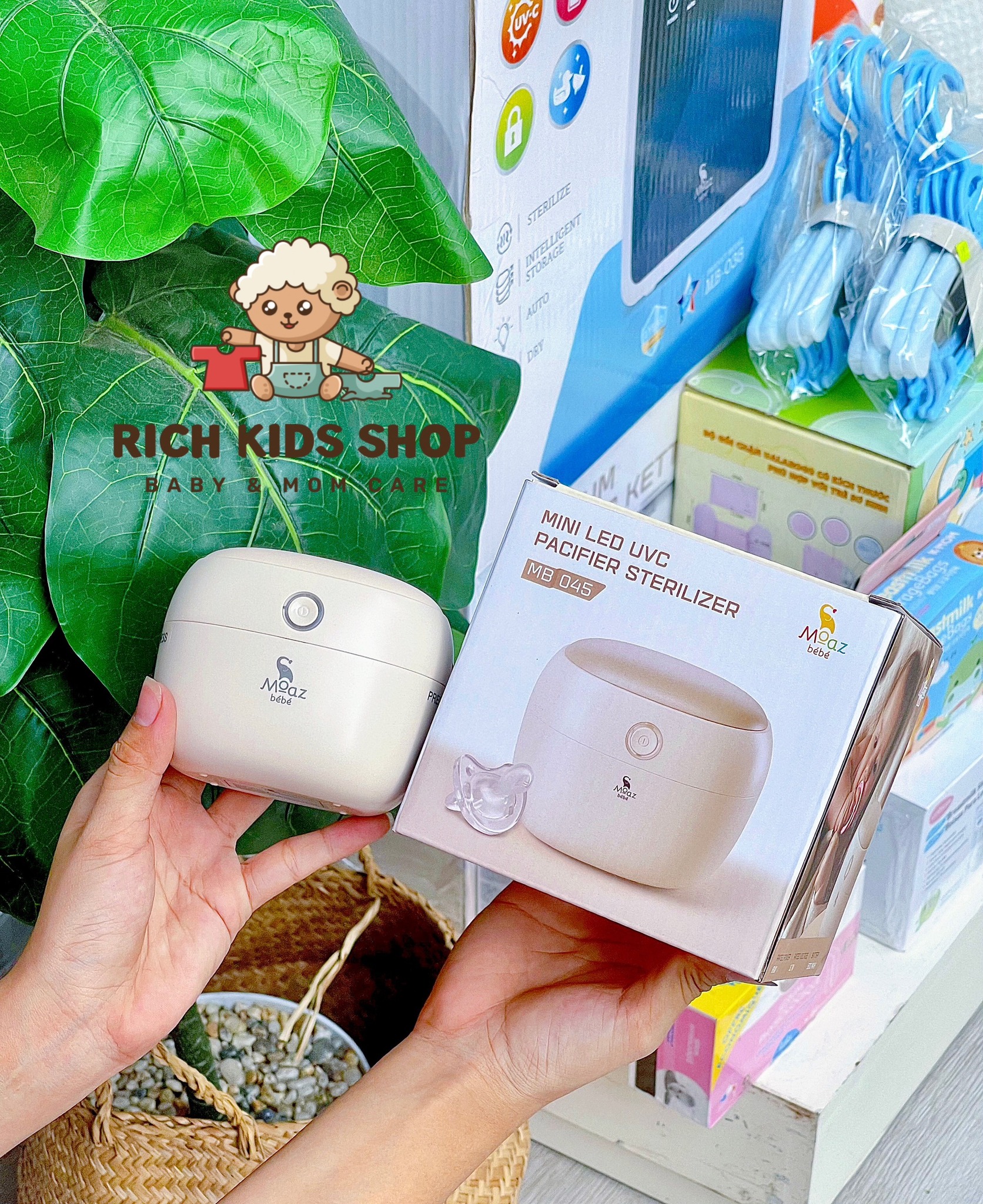 [🆕🇻🇳]  RICH KIDS – Best for baby, kid & mom 🧑‍🧒❤️️👶⭐️ 𝗠𝗔́𝗬 𝗧𝗜𝗘̣̂𝗧 𝗧𝗥𝗨̀𝗡𝗚 𝗠𝗜𝗡𝗜 𝗖𝗔̂̀𝗠 𝗧𝗔𝗬 𝗠𝗢̛́𝗜 𝗥𝗔 𝗠𝗔̆́𝗧 𝗖𝗨̉𝗔 𝗠𝗢𝗔𝗭 𝗕𝗘𝗕𝗘 𝗠𝗕𝟬𝟰𝟱!!!
Mẹ nào đang tìm 1 loại máy tiệt trùng ti giả/núm ti cho con khi đi ra ngoài mà hơi , shares-0✔️ , likes-0❤️️ , date-2024-06-20 01:07:00🇻🇳🇻🇳🇻🇳📰🆕