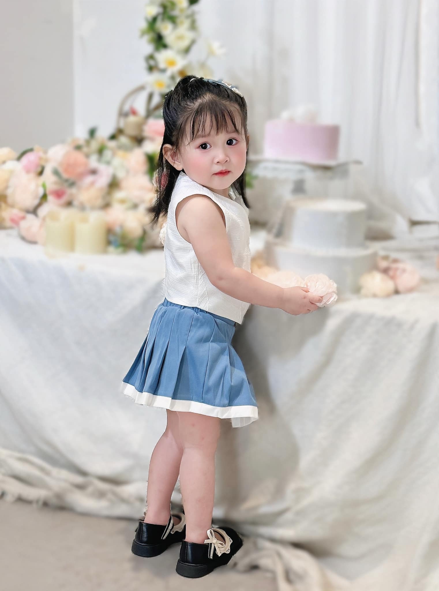 [🆕🇻🇳] Đan Anh Kid’s (Dak Studio) – Cửa hàng quần áo sơ sinh & trẻ em 🧑‍🧒❤️️👶⭐️ 𝗡𝗵𝗶̀𝗻 𝗲𝗺 𝗺𝗼̣̂𝘁 𝘅𝗶́𝘂 𝗹𝗮̀
 𝗣𝗵𝗮̉𝗶 𝗶𝘂 𝗲𝗺 𝗻𝗵𝗶̀𝘂 𝗺𝗼̣̂𝘁 𝘅𝗶́ … 
 , shares-3✔️ , likes-25❤️️ , date-2024-06-26 02:02:39🇻🇳🇻🇳🇻🇳📰🆕