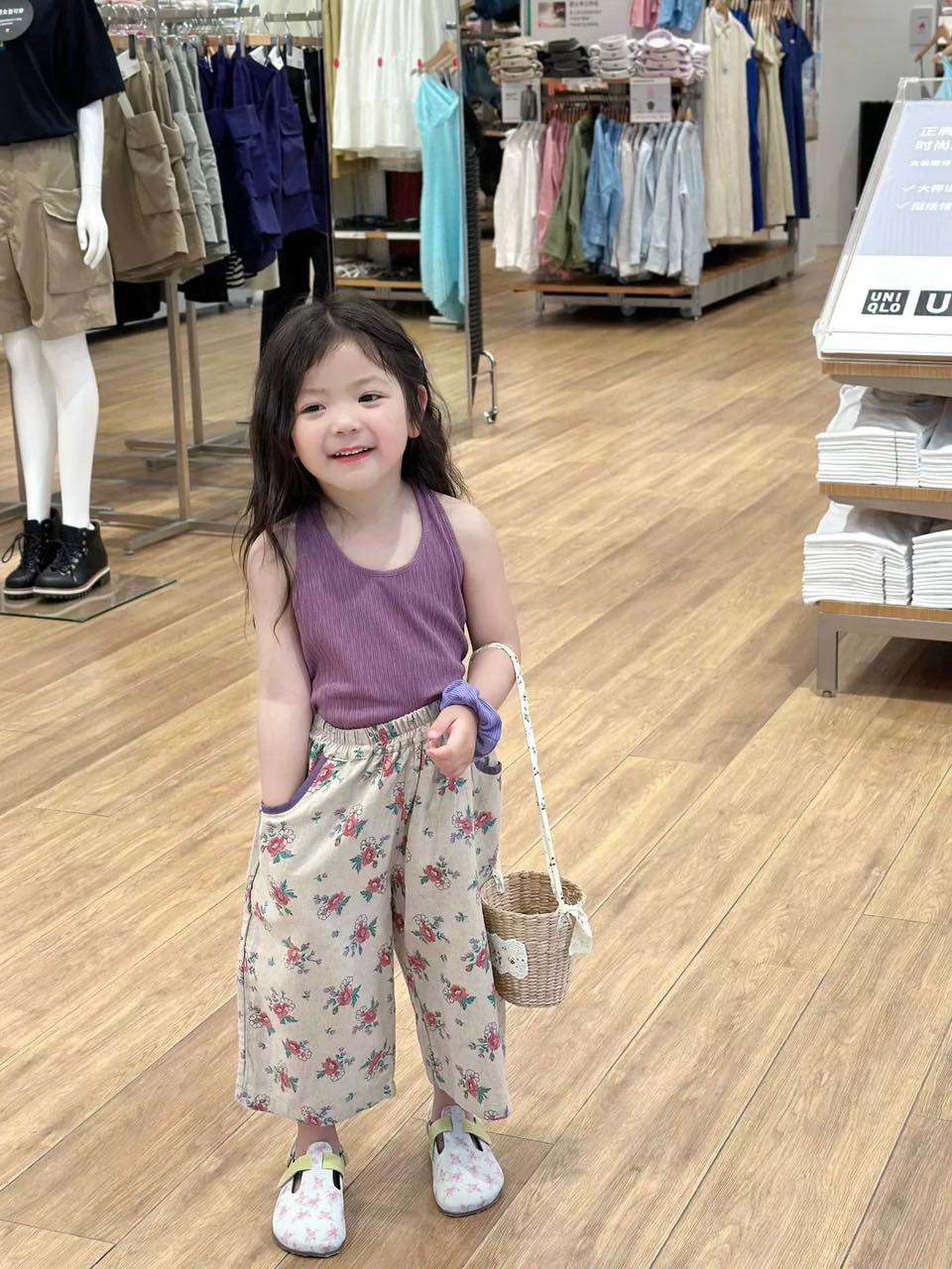 [🆕🇻🇳]  BEBÉ KIDS- Thời trang cao cấp cho bé yêu 🧑‍🧒❤️️👶⭐️ Tính em vốn dĩ thật thà
 Chị em thả tim thật hay là auto
 Auto hay thật thì cũng phải sắm ngay chiếc áo này về tủ nhé!
 , shares-0✔️ , likes-2❤️️ , date-2024-06-26 16:40:09🇻🇳🇻🇳🇻🇳📰🆕